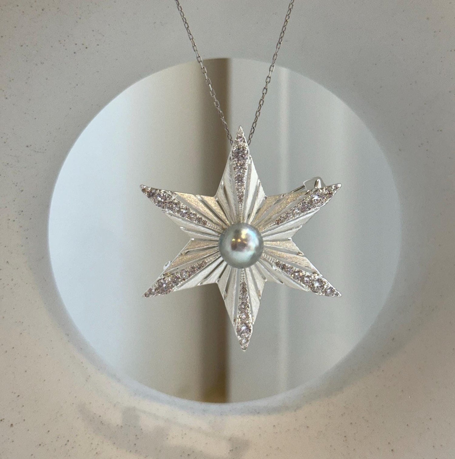 Elly’s 8.9mm Akoya ocean pearl Star brooch pendant 2in1: Extreme luster mirrored, 4.5cm dia. high quality daily office pearl brooch for her birthday