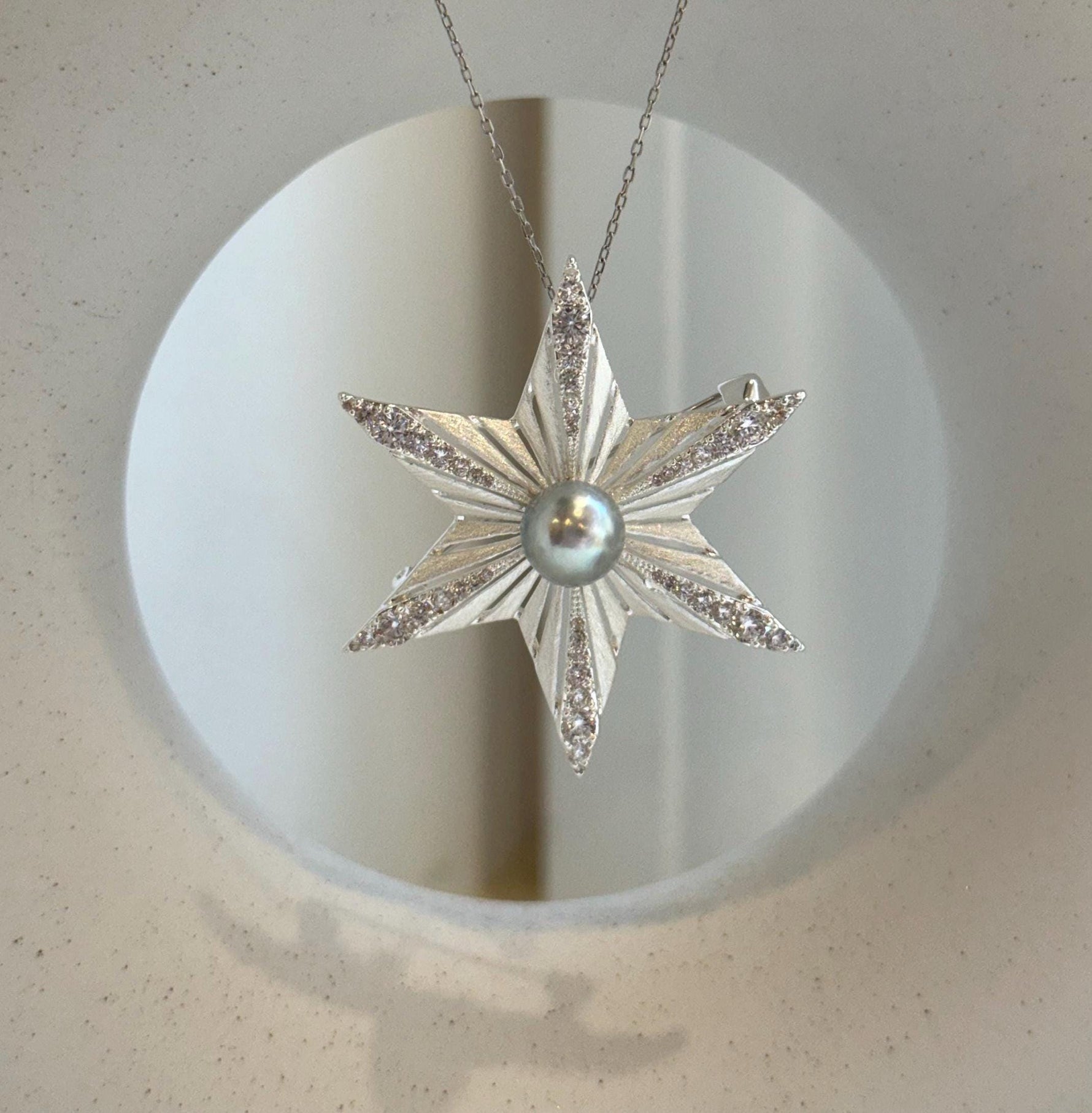 Elly’s 8.9mm Akoya ocean pearl Star brooch pendant 2in1: Extreme luster mirrored, 4.5cm dia. high quality daily office pearl brooch for her