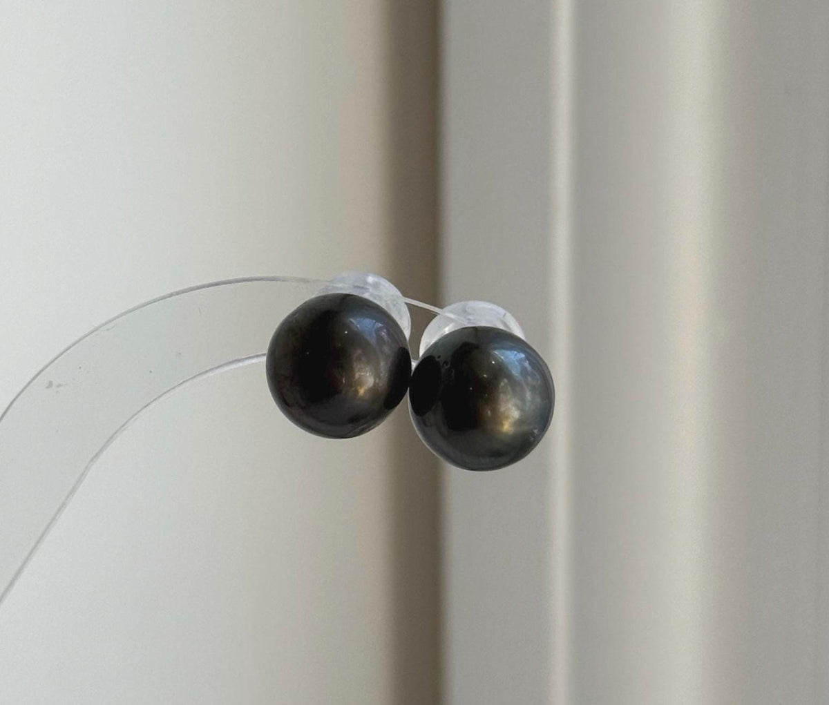 Elly’s 12.7mm Tahitian Black Platinum ocean Pearls Earrings Studs: Extreme luster Mirrored,S925 silver minimalist earrings. daily office black pearl earrings studs for her