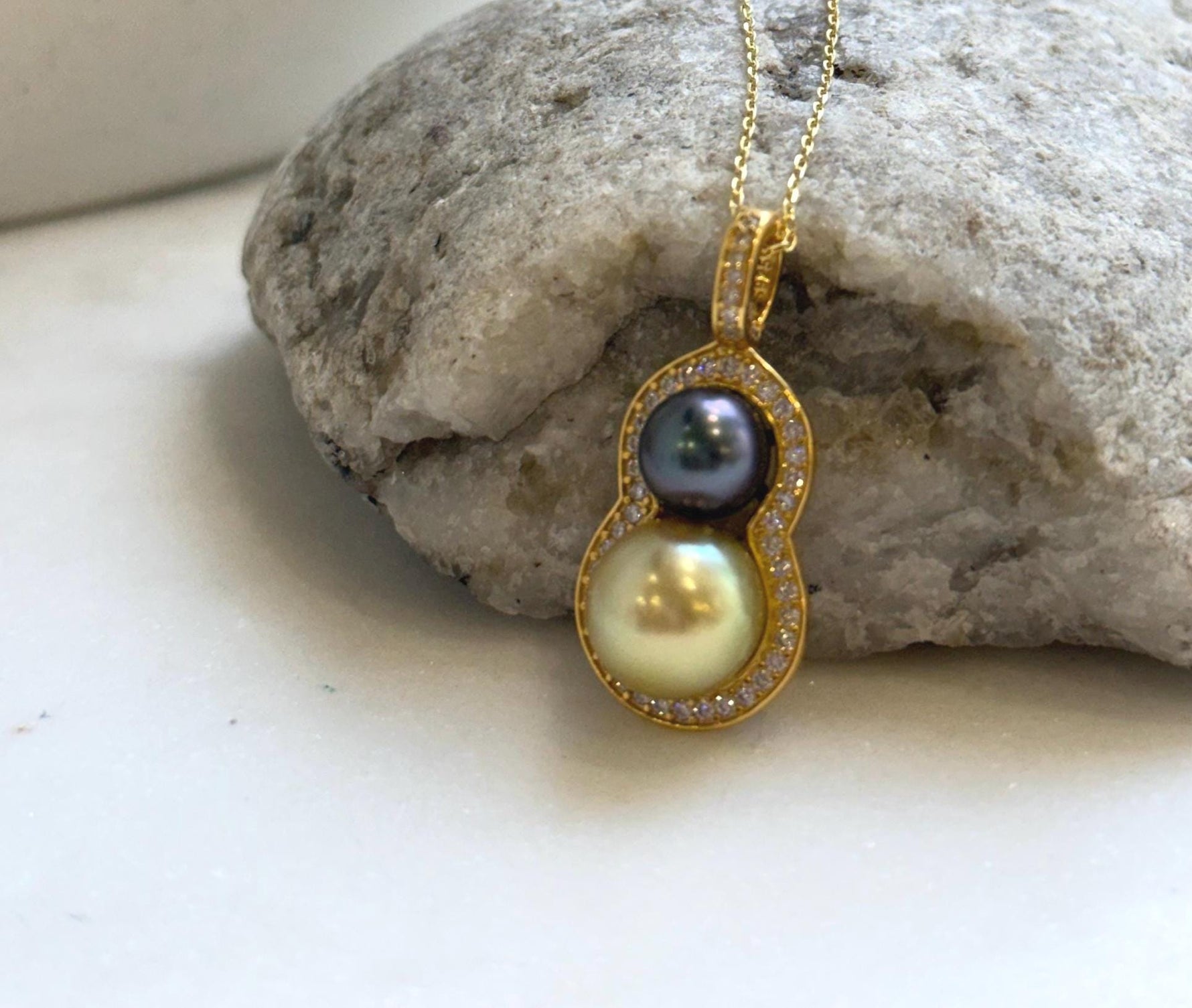 Elly’s 8-10.9mm Genius South Sea golden Tahitian ocean pearl Pendant: Extreme luster, 3.1cm high, S925 Silver Gourd pendant Chain Set. high quality pearls pendant for her