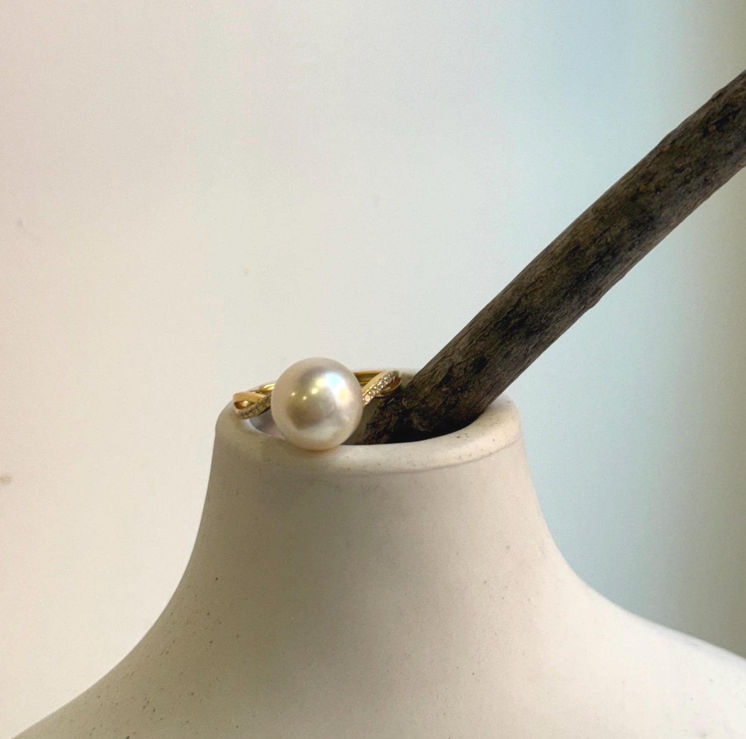 Elly’s 9.9mm Akoya Ivory ocean pearl Ring: Extreme luster mirrored, s925 silver adjustable ring. Pearl Jewelry Idea. high quality ivory ocean pearl ring for her