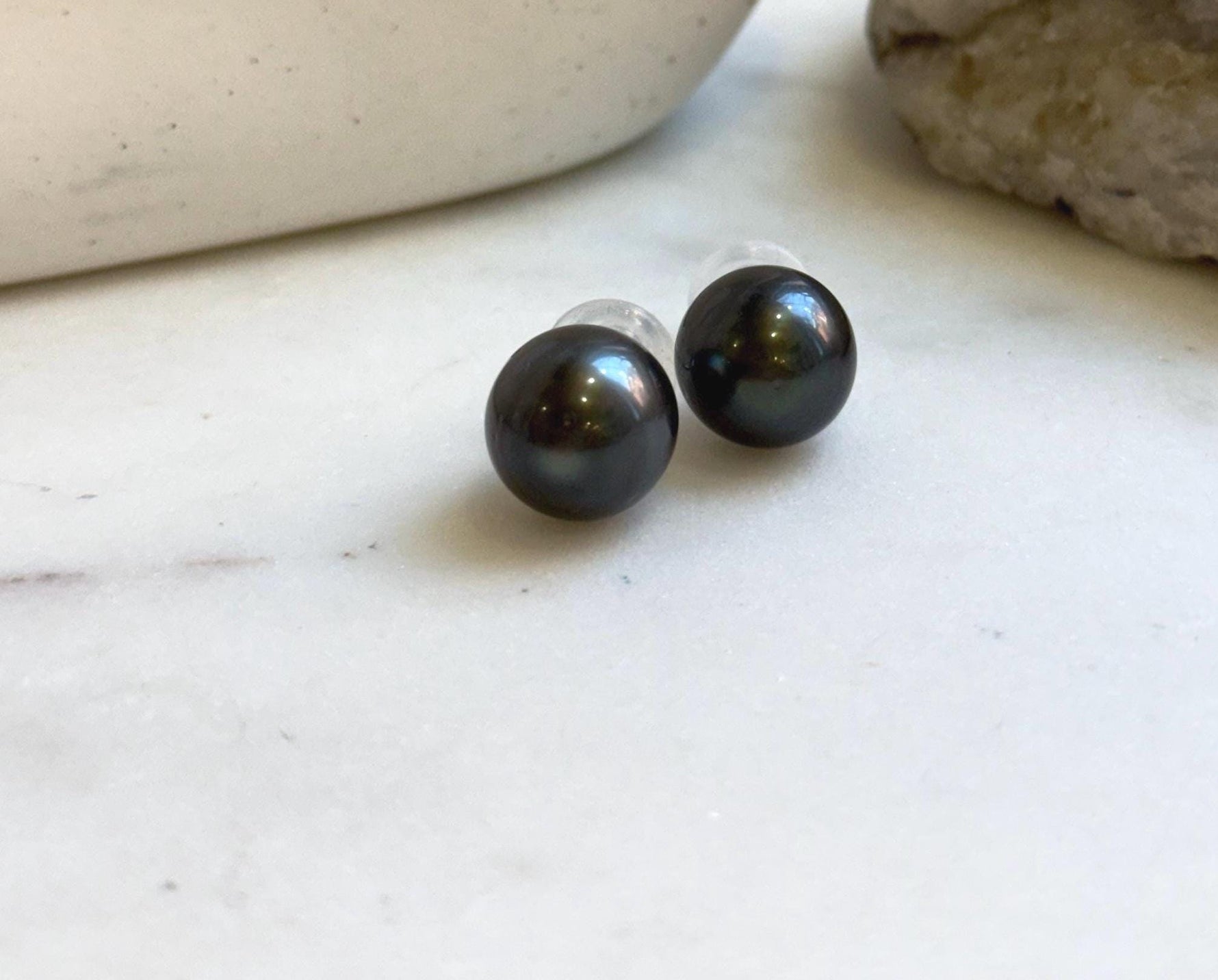 Elly’s Tahitian ocean pearls S925 silver minimalist earrings. high quality black pearl earrings for her