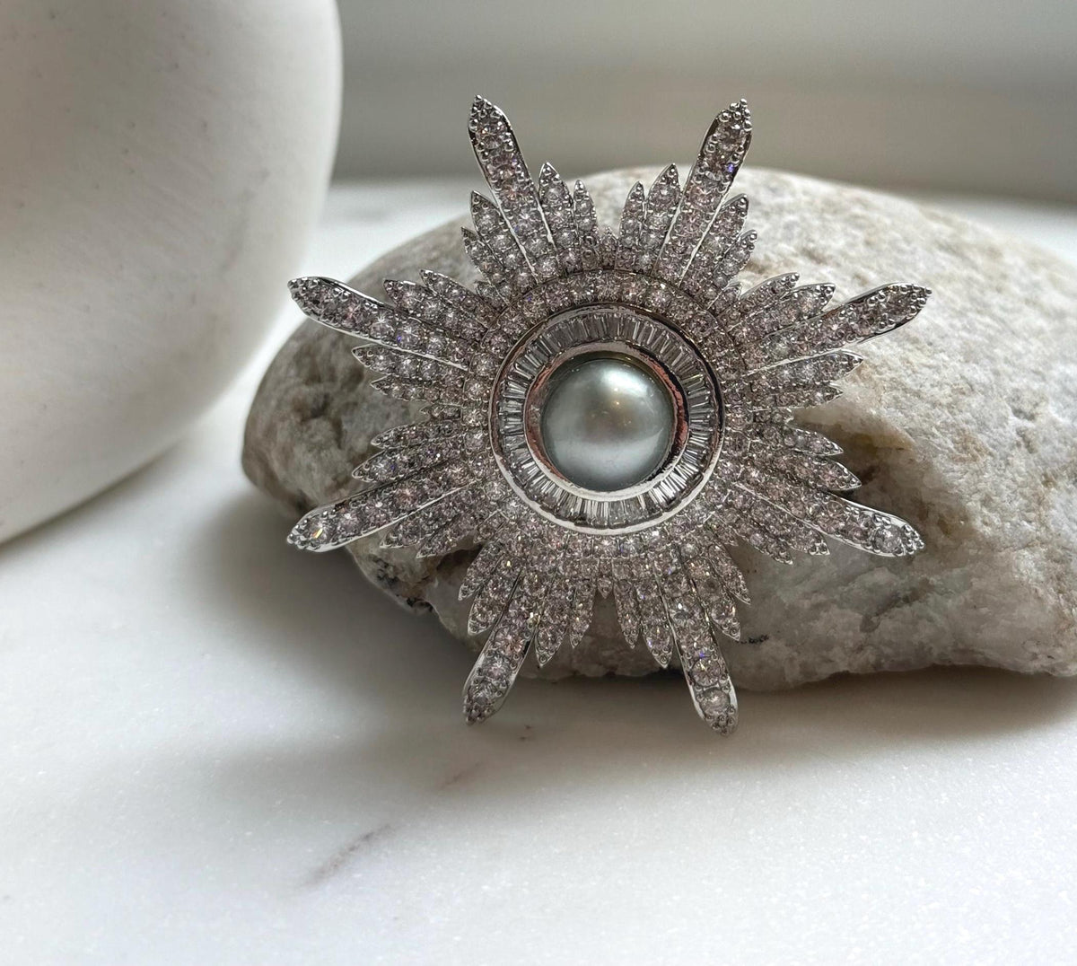 Elly’s 10.8mm Tahitian Silver Ocean Pearl Floral Brooch pendant 2in1: Extreme luster mirrored, 5.7cm dia, no chain. high quality silver pearl brooch for her daily office wear