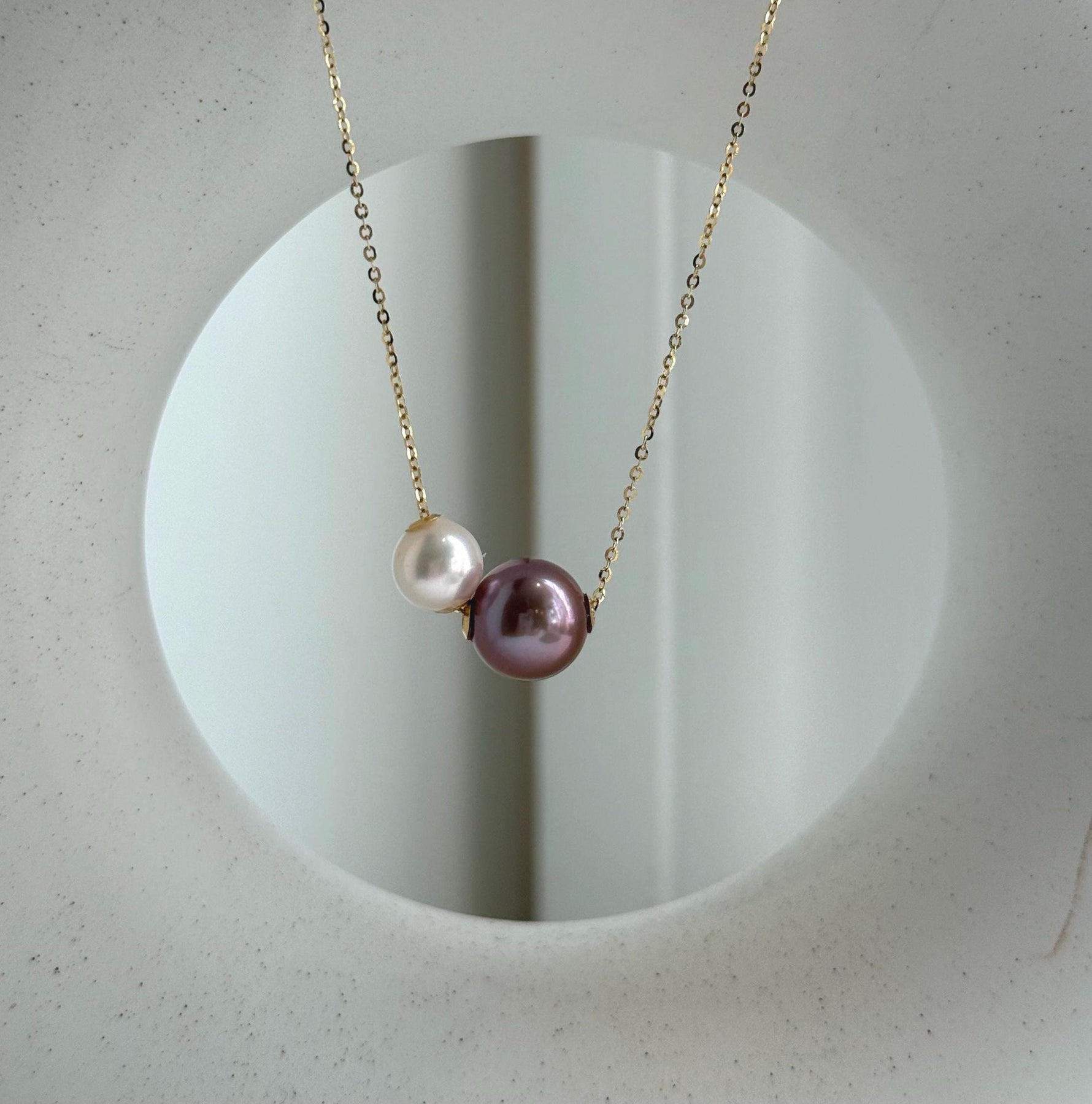 Elly’s Double Au750 18k Gold 7.8-10.6mm Akoya Ocean Edison Pearls Floating pendants:Extreme luster mirrored. gift for her