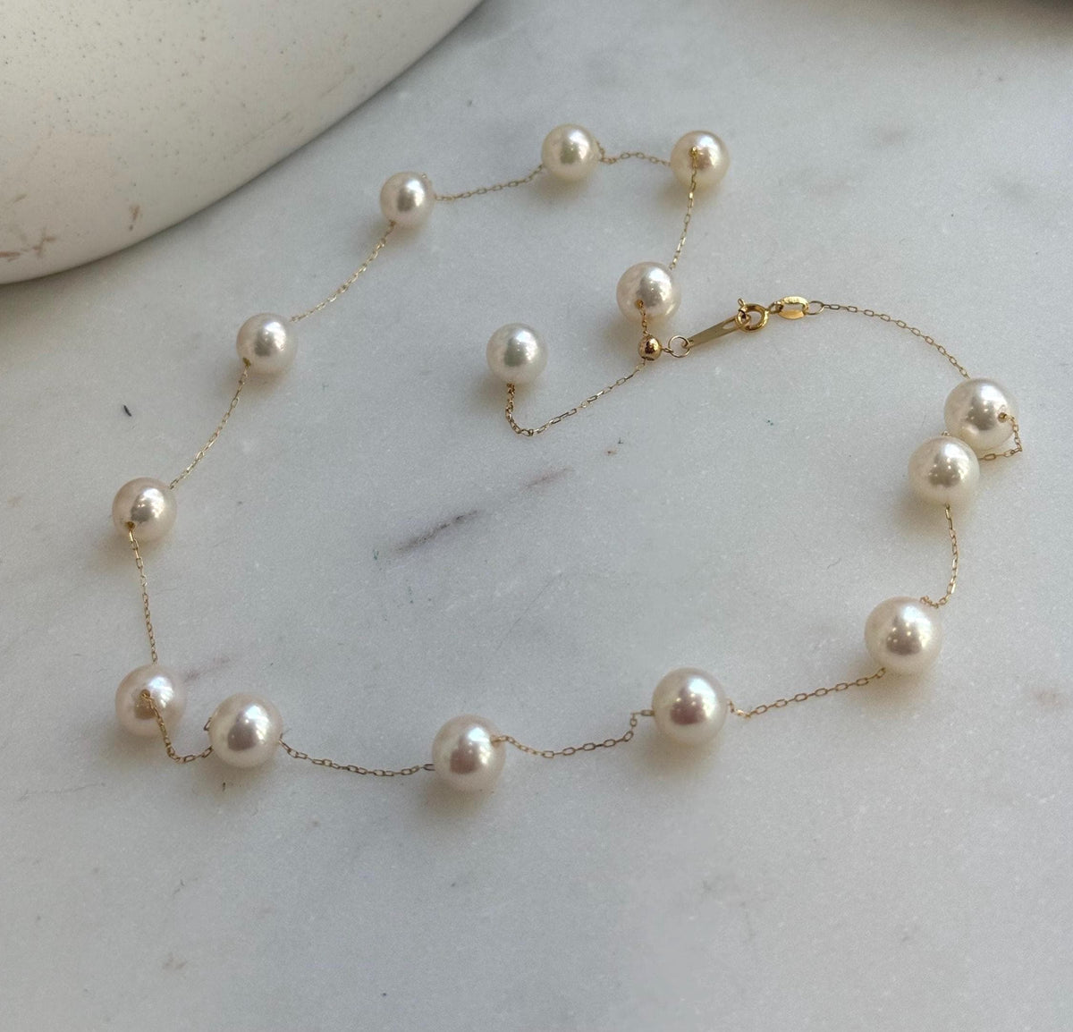 Elly’s Au750 18K Gold, extreme luster Mirrored, 14pcs Akoya Ivory Ocean Pearls  vintage Satellite Necklace, 7.2-7.9mm, 17.7”. high quality ocean pearls 18k gold satellite necklace for her statement
