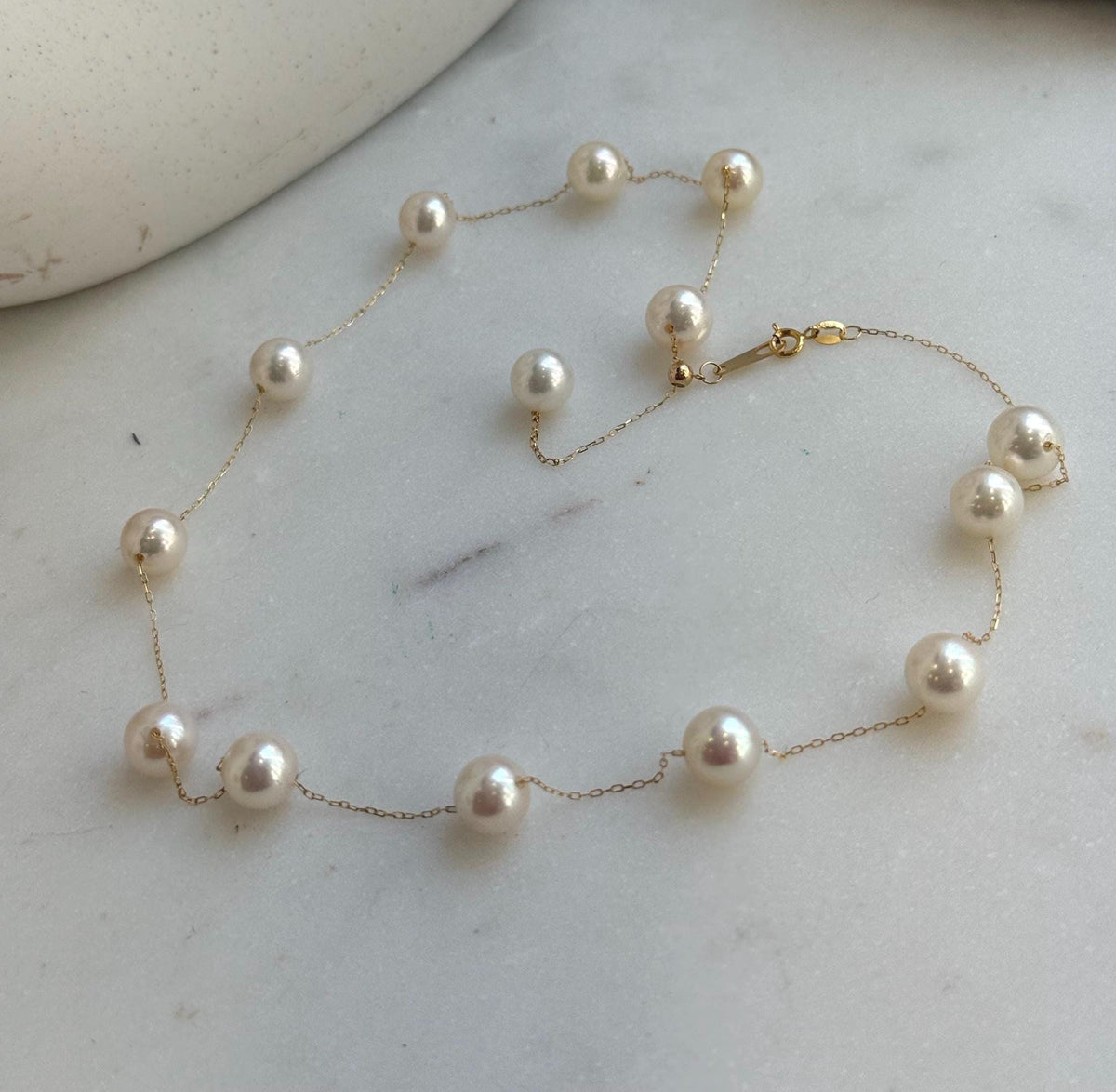 Elly’s Au750 18K Gold, extreme luster Mirrored, 14pcs Akoya Ivory Ocean Pearls  vintage Satellite Necklace, 7.2-7.9mm, 17.7”. high quality ocean pearls 18k gold satellite necklace for her