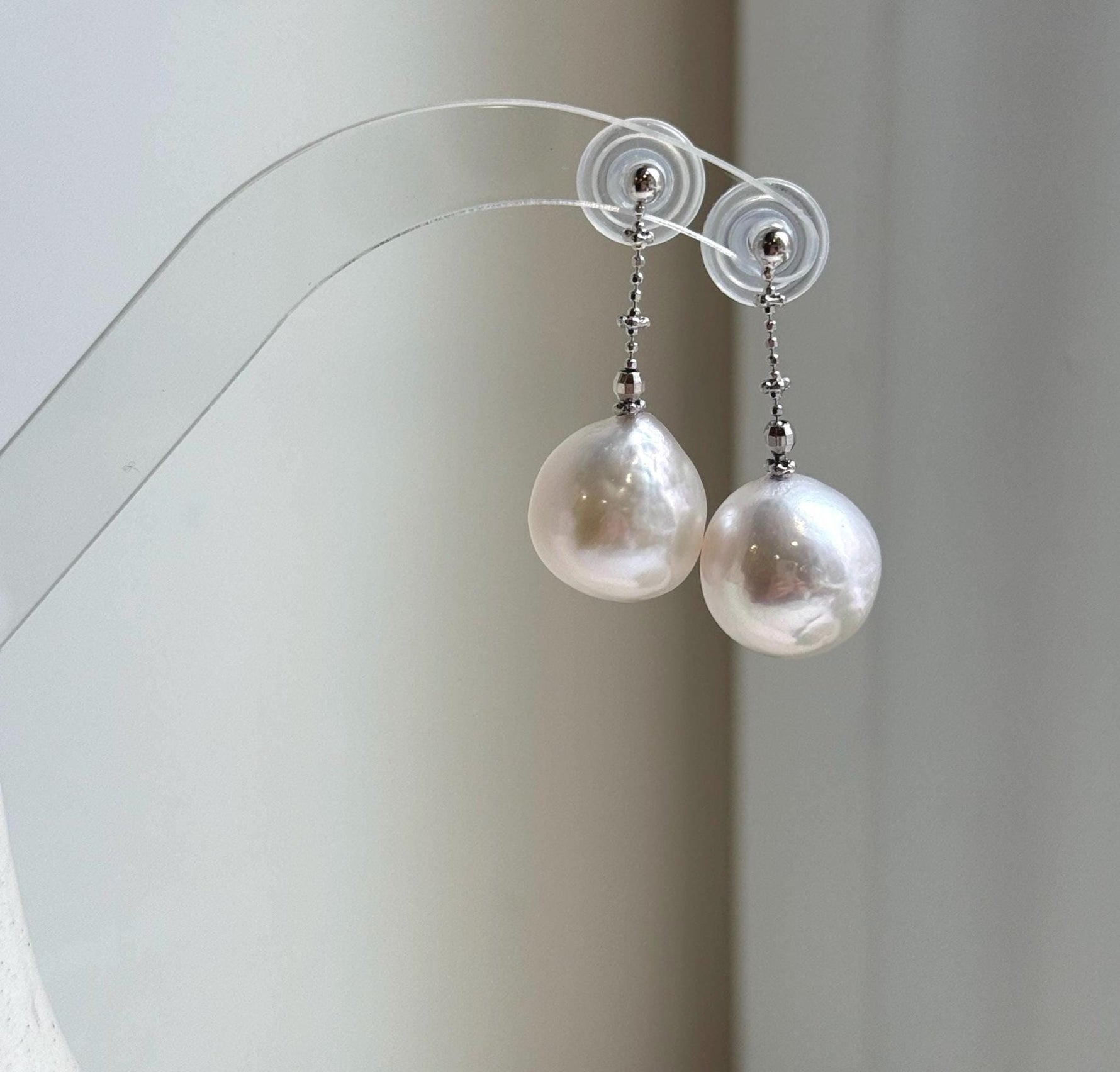 Elly’s 13.8mm Large Edison white Pearls Earrings chandeliers: Extreme luster Mirrored mirrored, 3.2cm high, S925 silver cool earrings. white pearls earrings for her