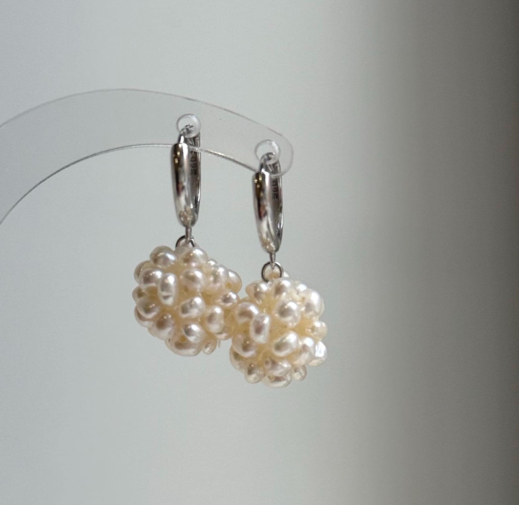Elly’s Ivory Keshi Pearls Hydrangeas Earrings hoops: Extreme luster Mirrored, 2.8cm high, S925 silver cool earrings.