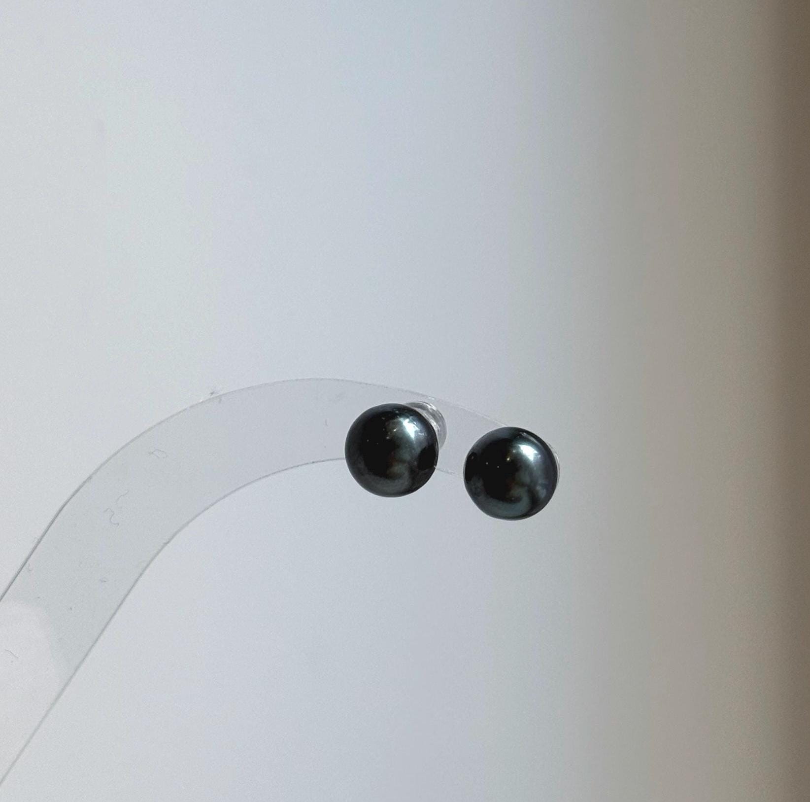 Elly’s 8.2mm Tahitian Hunter ocean Pearls Earrings Studs: Extreme luster Mirrored,S925 silver minimalist earrings.