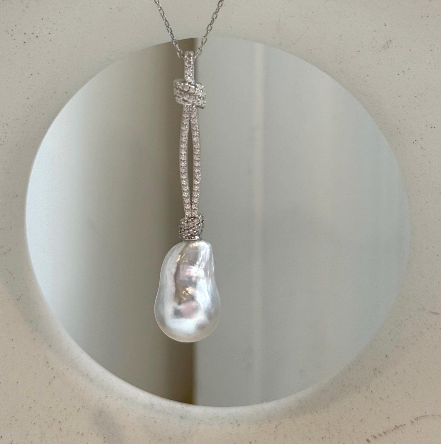 Elly’s 12.2x19.2cm Genius Australian Ocean White silver pearl Pendant: Extreme luster mirrored, 5.2cm high, S925 Silver pendant. white ocean baroque pearl pendant for her
