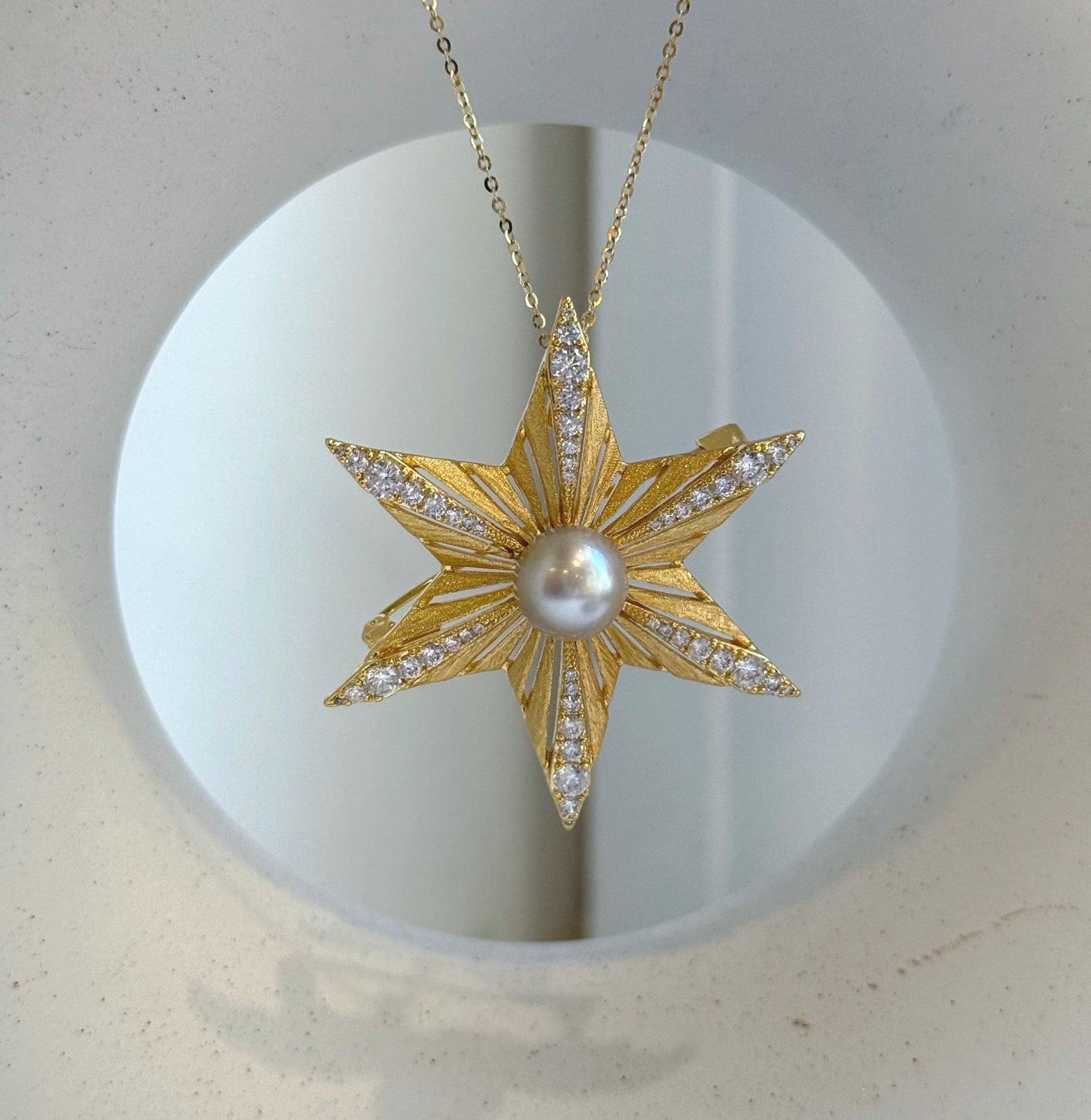 Elly’s South Sea ivory champagne ocean Pearl Brooch Pendant 2in1: extreme luster mirrored,9.4mm,4.7cm dia.no chain. daily office star brooch for her anniversary