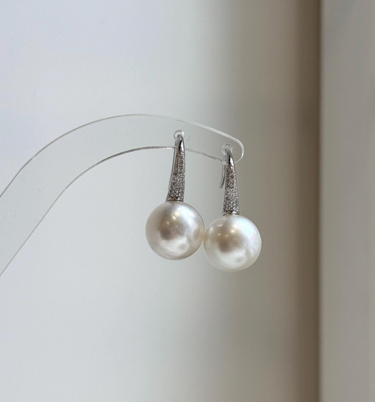 Elly’s 12.4mm Australian white ocean Pearls minimalist earrings hooks: Extreme luster, 2.5cm high, s925 silver earrings Studs. daily office white ocean pearls earrings hooks for her party