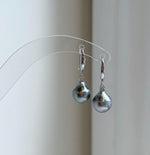 Elly’s 9mm Tahitian silver ocean Pearls Earrings hooks: Extreme luster Mirrored, 2.5cm high, S925 silver earrings.