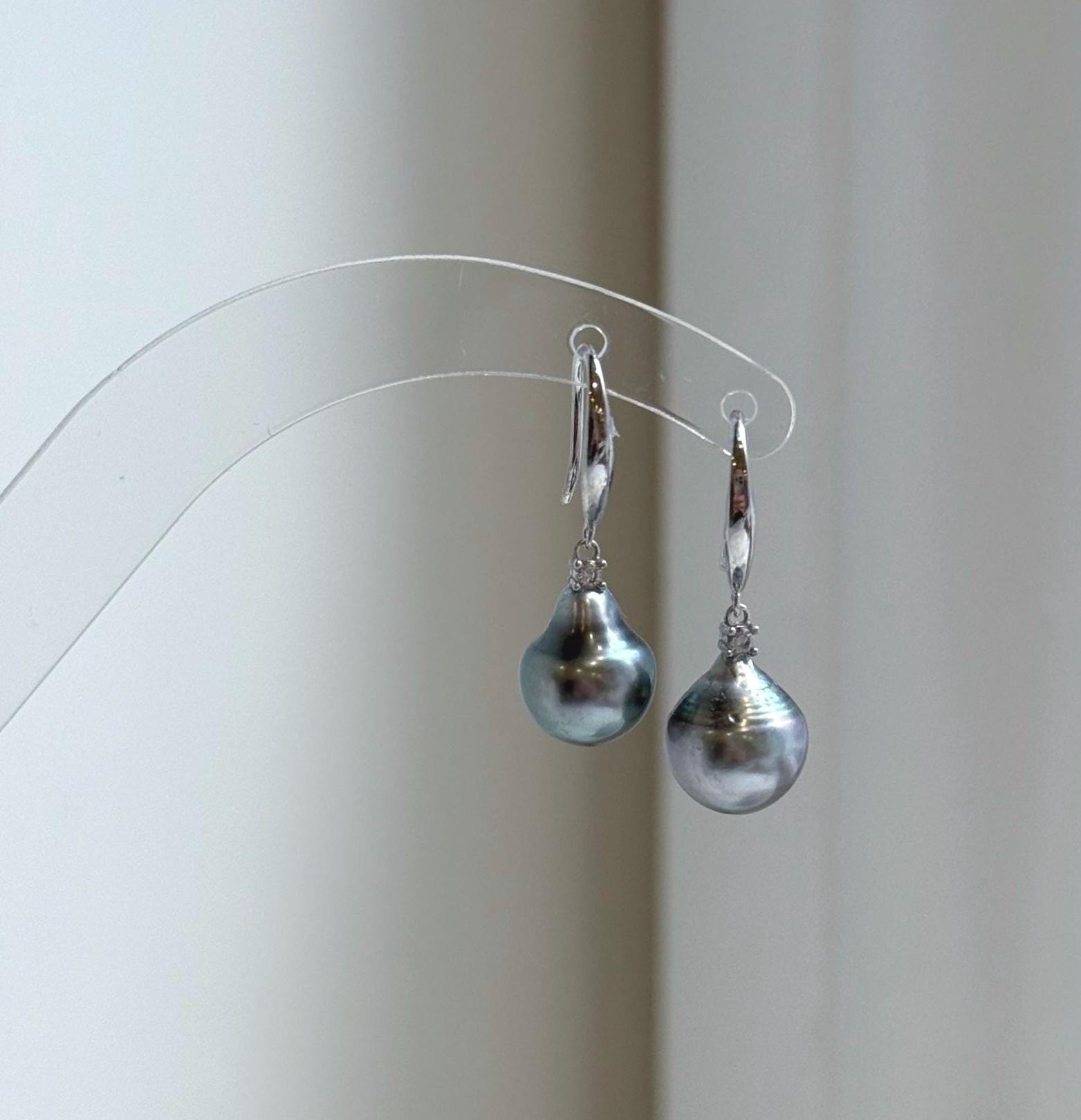 Elly’s 9mm Tahitian silver ocean Pearls Earrings hooks: Extreme luster Mirrored, 2.5cm high, S925 silver earrings.