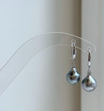 Elly’s 9mm Tahitian silver ocean Pearls Earrings hooks: Extreme luster Mirrored, 2.5cm high, S925 silver earrings.