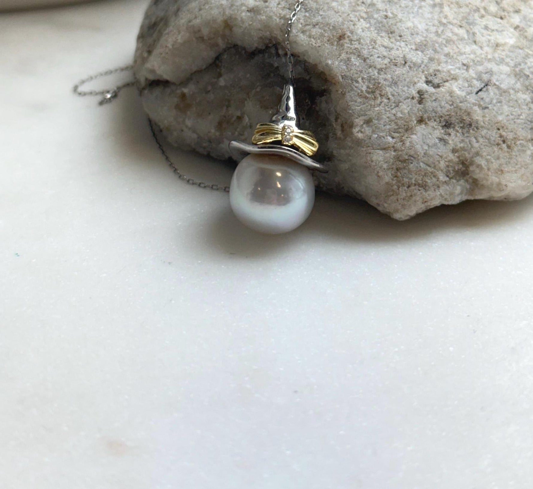 Elly’s 13.7mm Edison Cold White Pearl Witch Pendant: Extreme luster, 2.6cm high, s925 silver cool pendant necklace set. large white Edison Pearl cool pendant for her holiday
