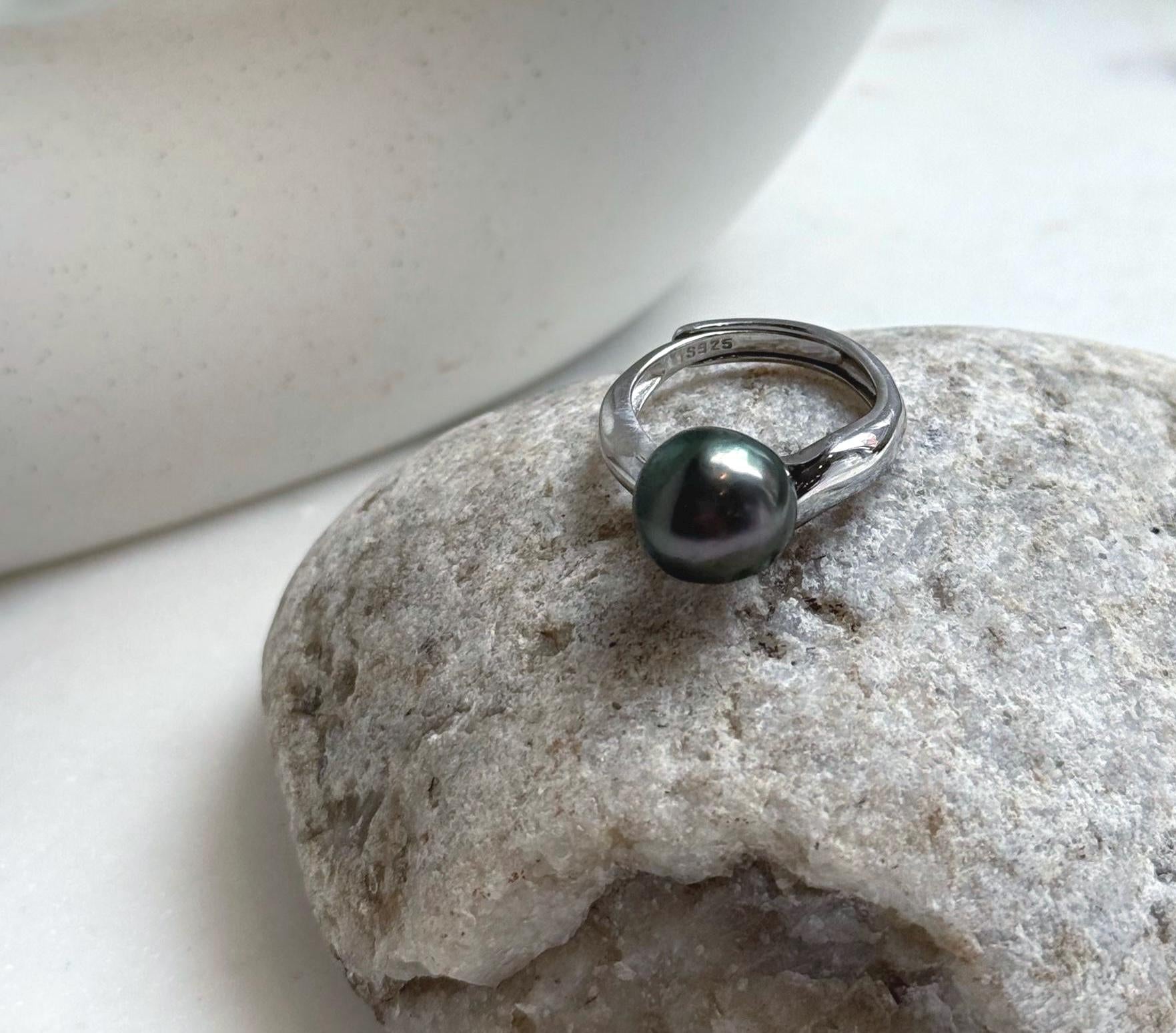 Elly’s 10.7x11.3mm Tahitian peacock hunter ocean Pearl Ring: Extreme luster mirrored, S925 silver adjustable Ring. Pearl Jewelry Idea.