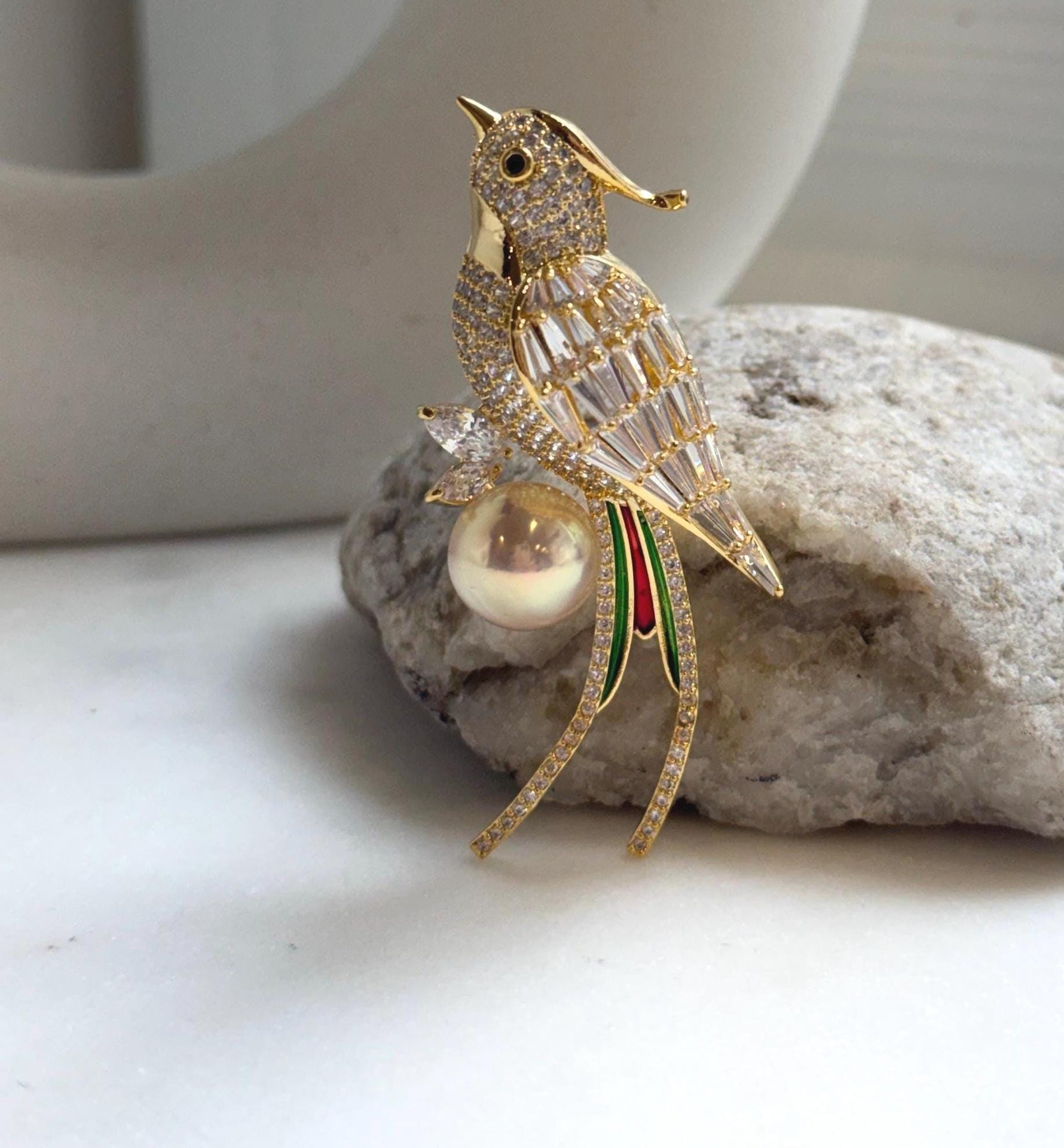 Elly’s Edison peach Gold Pearl Bird Brooch Pendant 2in1: high quality Extreme luster pearl bird brooch for her Mother’s Day gift