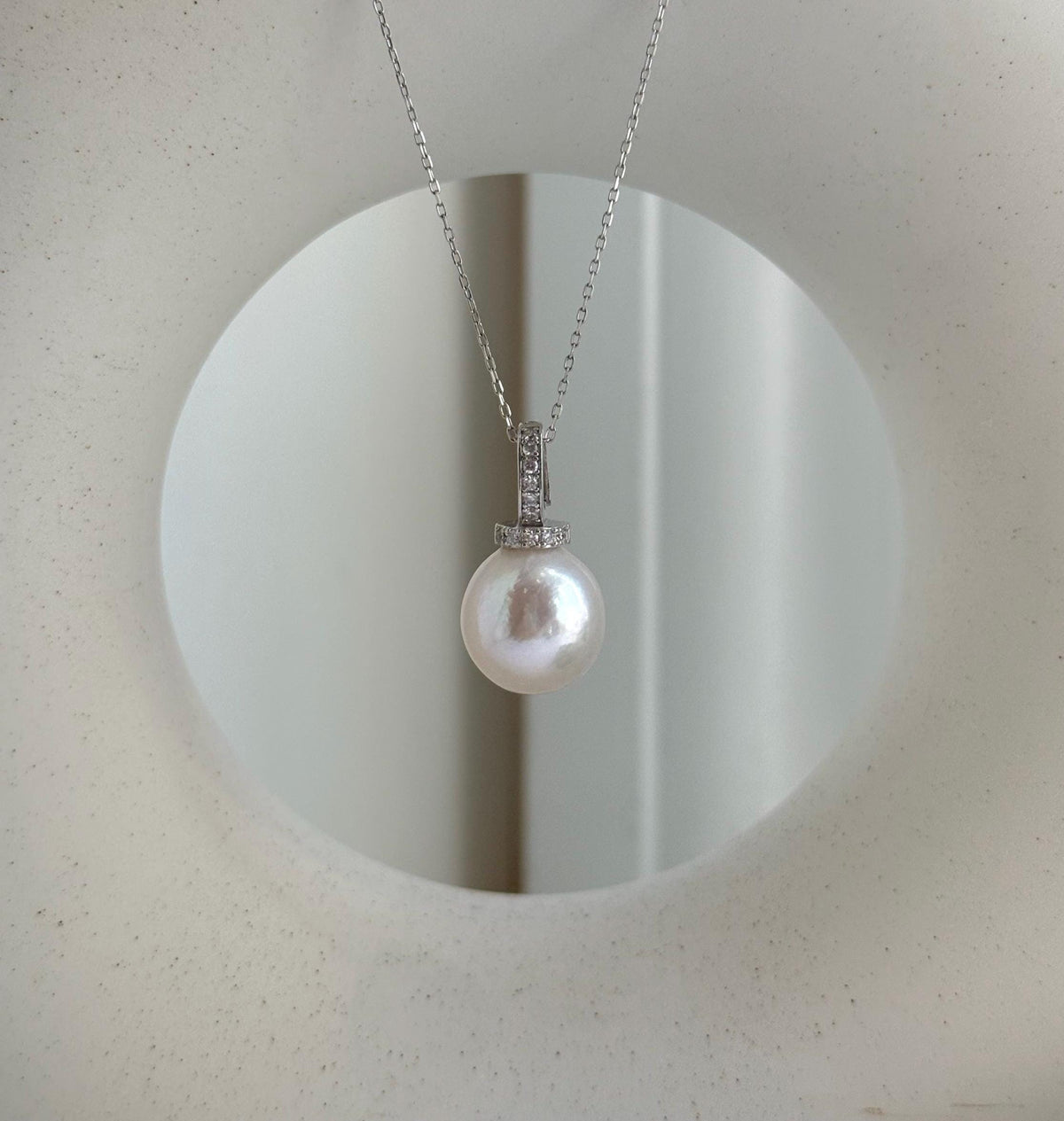 Elly’s 13.7mm Edison Cold White Pearl Pendant: Extreme luster, 2.6cm high, s925 silver minimalist pendant necklace set.