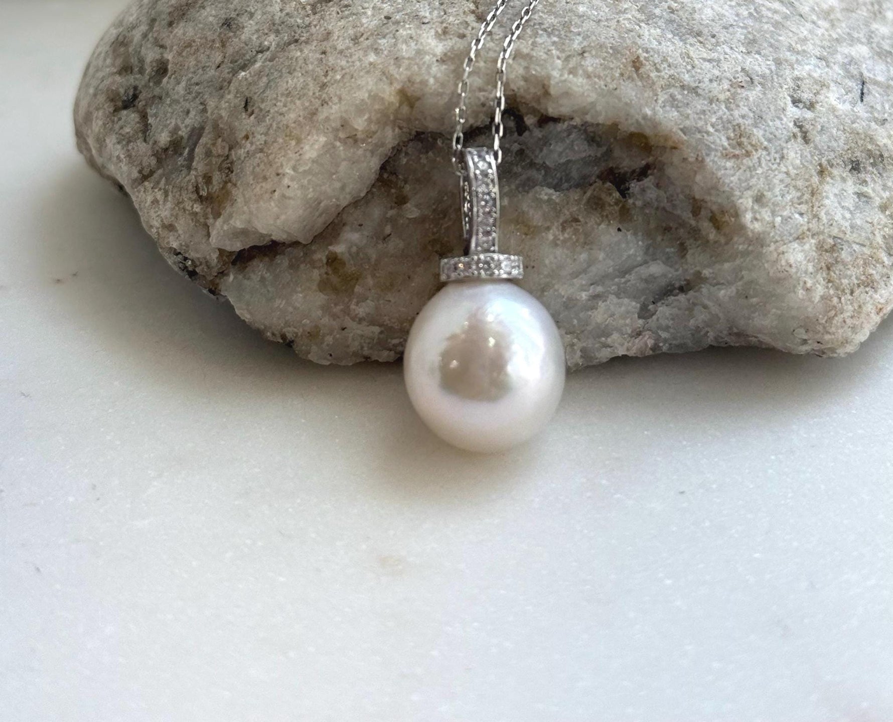 Elly’s 13.7mm Edison Cold White Pearl Pendant: Extreme luster, 2.6cm high, s925 silver minimalist pendant necklace set.
