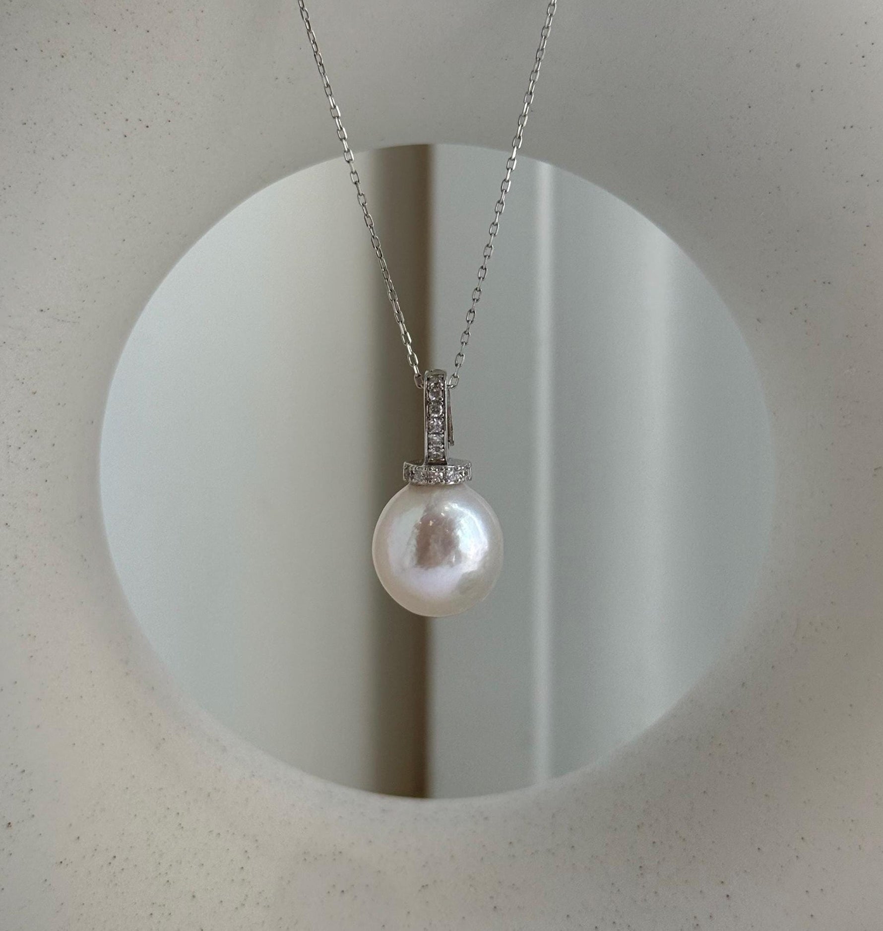 Elly’s 13.7mm Edison Cold White Pearl Pendant: Extreme luster, 2.6cm high, s925 silver minimalist pendant necklace set.