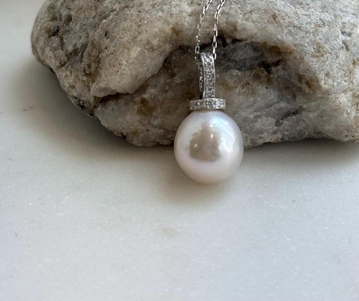 Elly’s 13.7mm Edison Cold White Pearl Pendant: Extreme luster, 2.6cm high, s925 silver minimalist pendant necklace set. high quality white pearl pendant for her