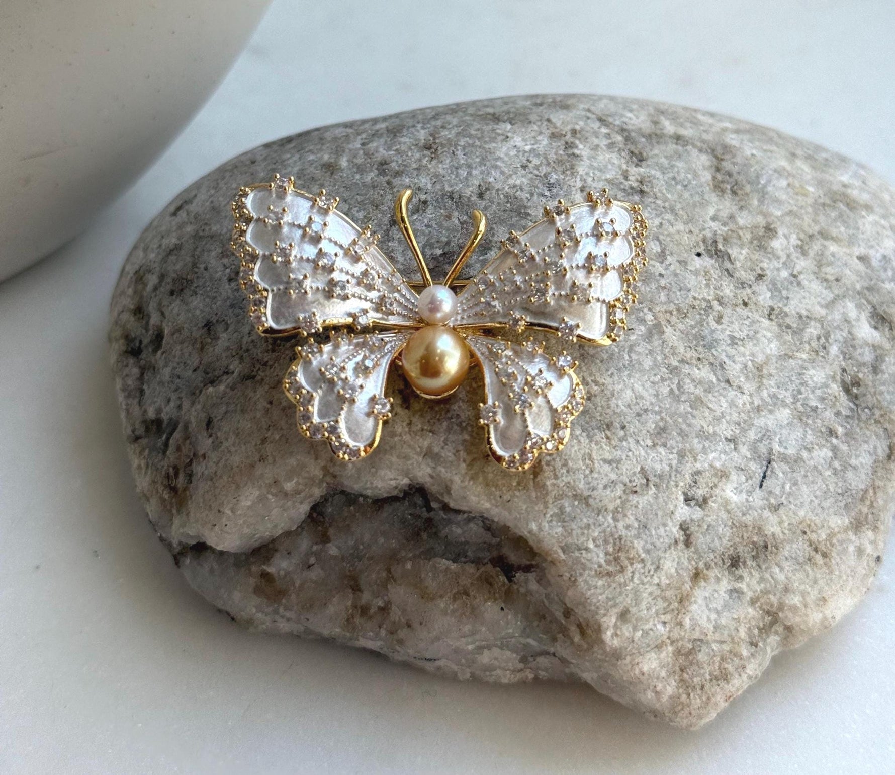 Elly’s White Golden pearls butterfly brooch pendant 2in1: Extreme luster mirrored, daily office pearl brooch for her Mother’s Day gift