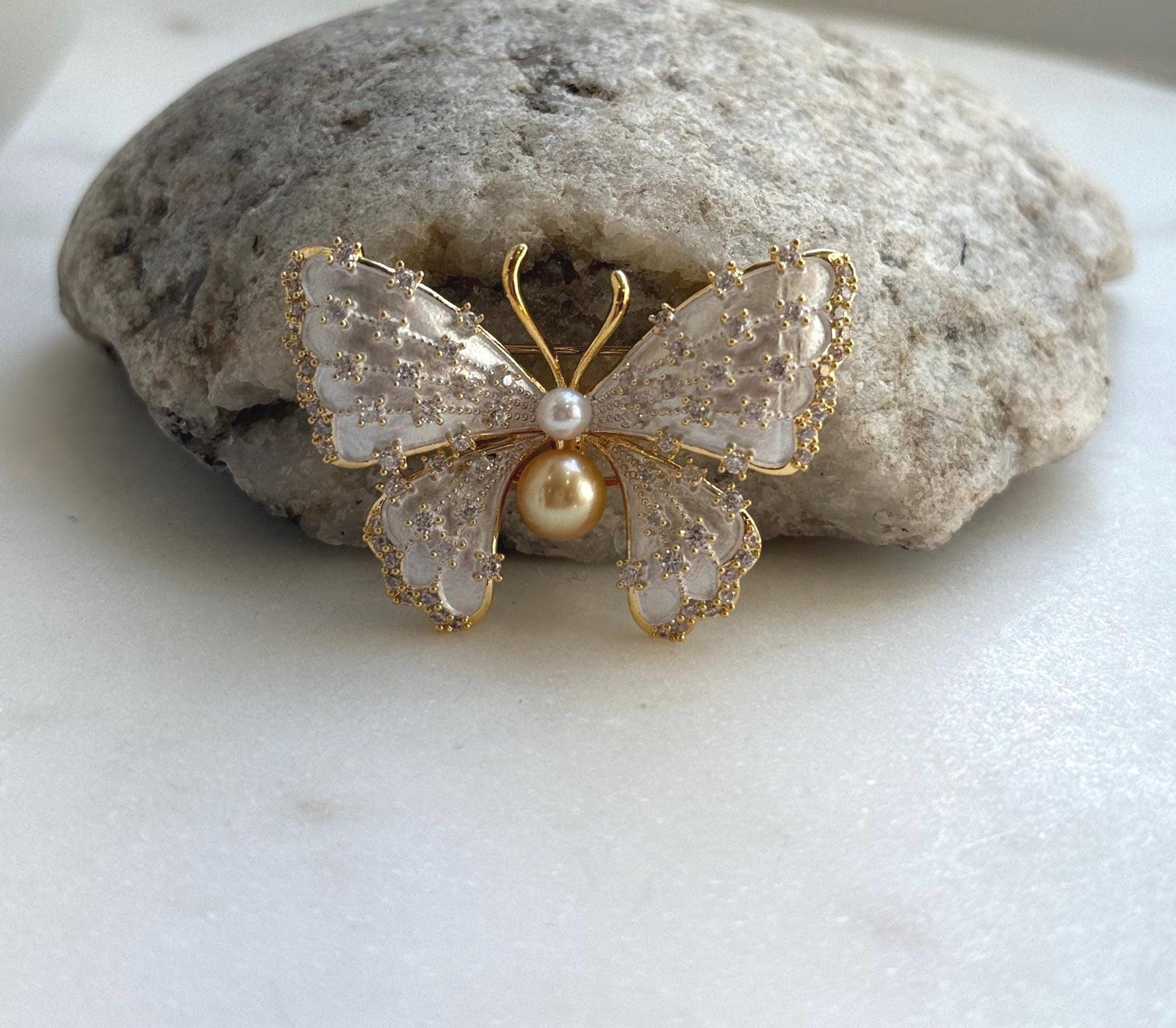 Elly’s White Golden pearls butterfly brooch pendant 2in1: Extreme luster mirrored, daily office pearl brooch for her Mother’s Day gift