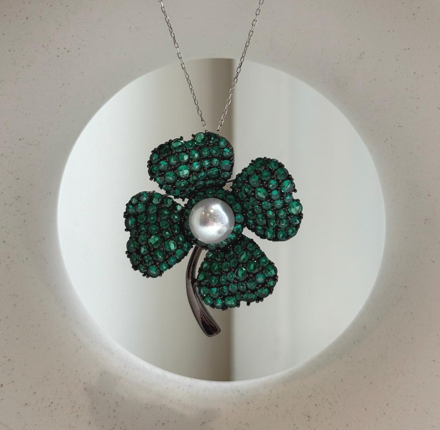 Elly’s 9.7mm Edison white pearl Floral brooch pendant 2in1: Extreme luster mirrored, 3.7cm dia. daily office brooch for her
