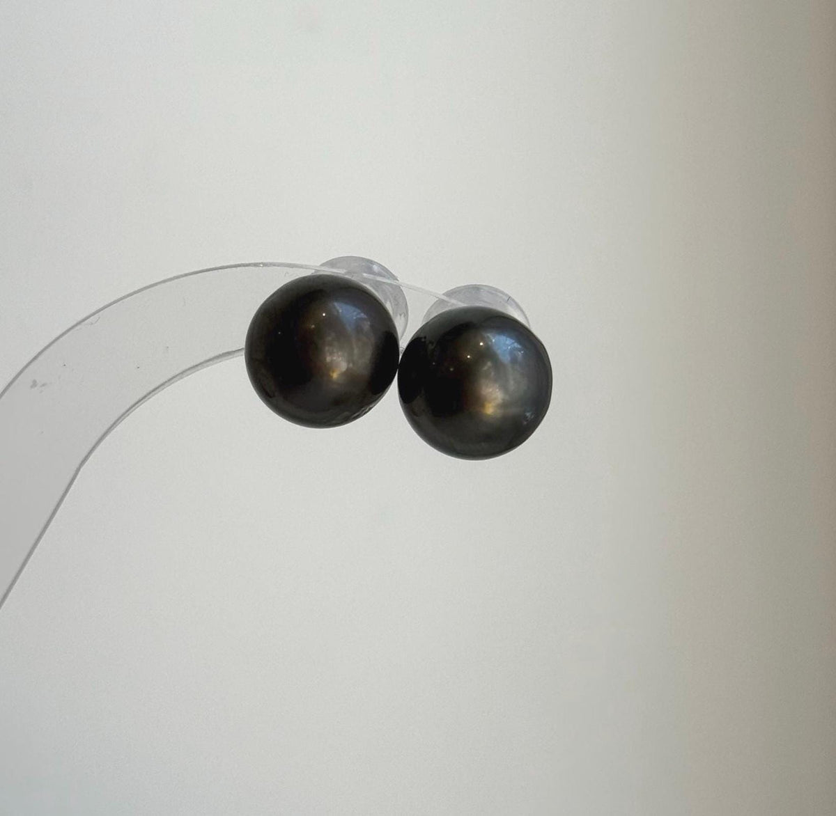 Elly’s 12.7mm Tahitian Black Platinum ocean Pearls Earrings Studs: Extreme luster Mirrored,S925 silver minimalist earrings.
