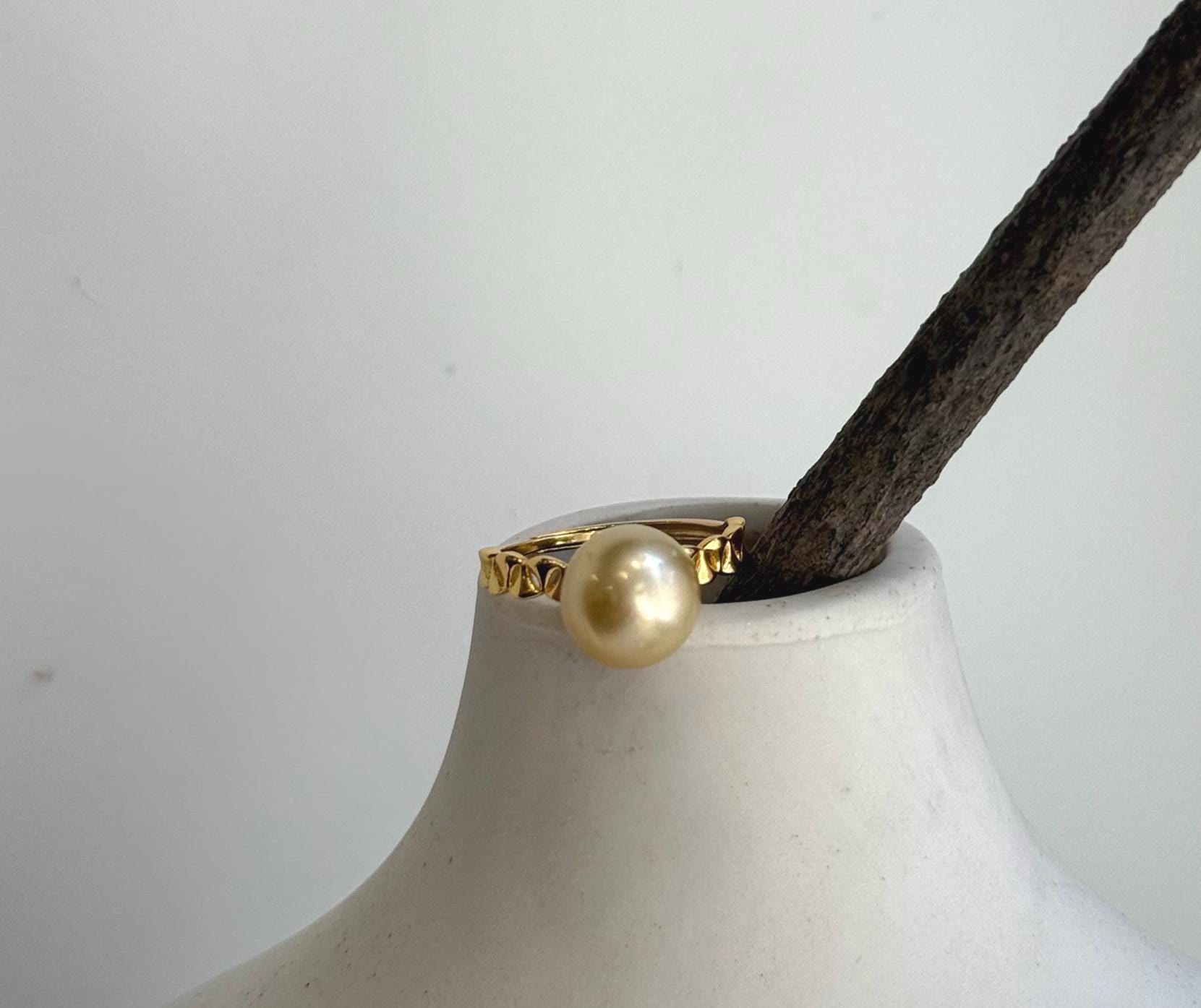 Elly’s 9.8mm South sea ultra gold ocean pearl Ring: Extreme luster, 1.2x2cm, S925 silver with gold plated adjustable Vintage Ring. gift for her birthday