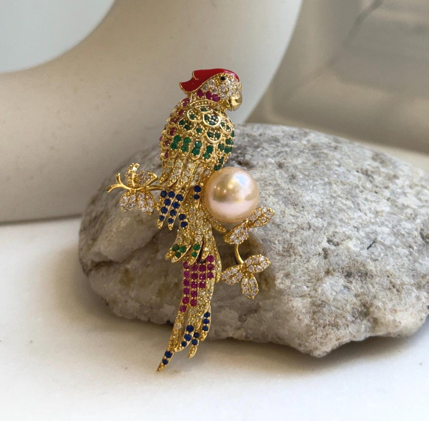 Elly’s Edison Peach Gold Pearl Parrot Brooch Pendant 2in1: Extreme luster mirrored, 11mm, 3.5x6cm, no chain.