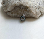 Elly’s 9.6mm Tahitian peacock green ocean pearl Minimalist pendant: Extreme luster, 1.3cm high, S925 silver pendant chain set. daily office Tahitian ocean pearl pendant for her holiday