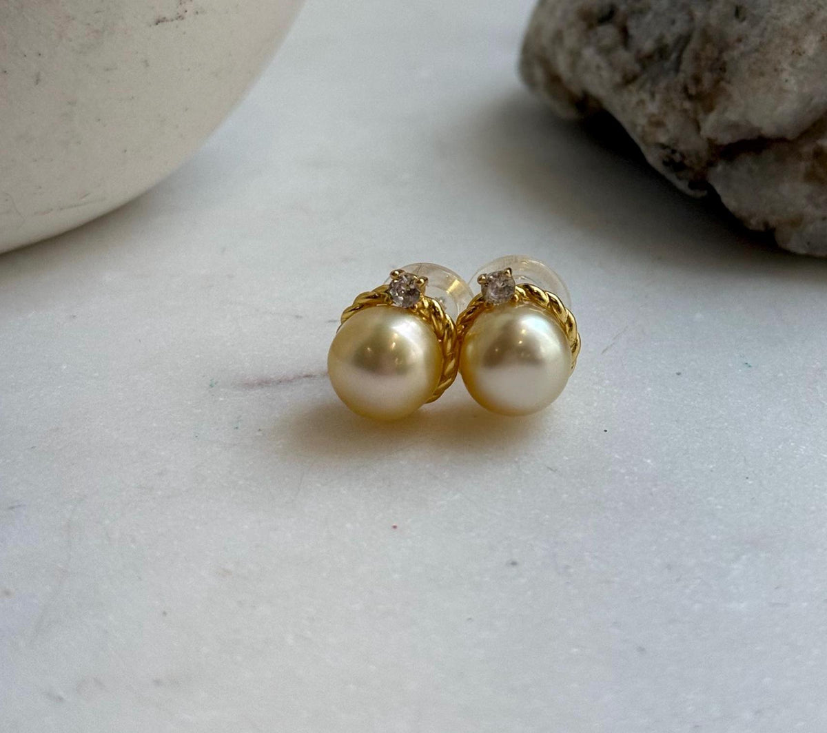 Elly’s 9.4mm Genius South sea Golden ocean Pearls Earrings studs: Extreme luster, 1.3cm high, S925 silver earrings studs.