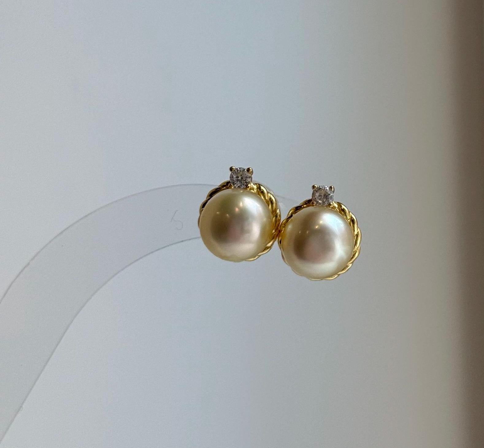Elly’s 9.4mm Genius South sea Golden ocean Pearls Earrings studs: Extreme luster, 1.3cm high, S925 silver earrings studs.