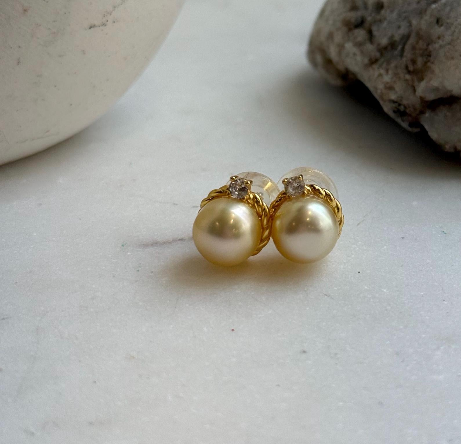 Elly’s 9.4mm Genius South sea Golden ocean Pearls Earrings studs: Extreme luster, 1.3cm high, S925 silver earrings studs.