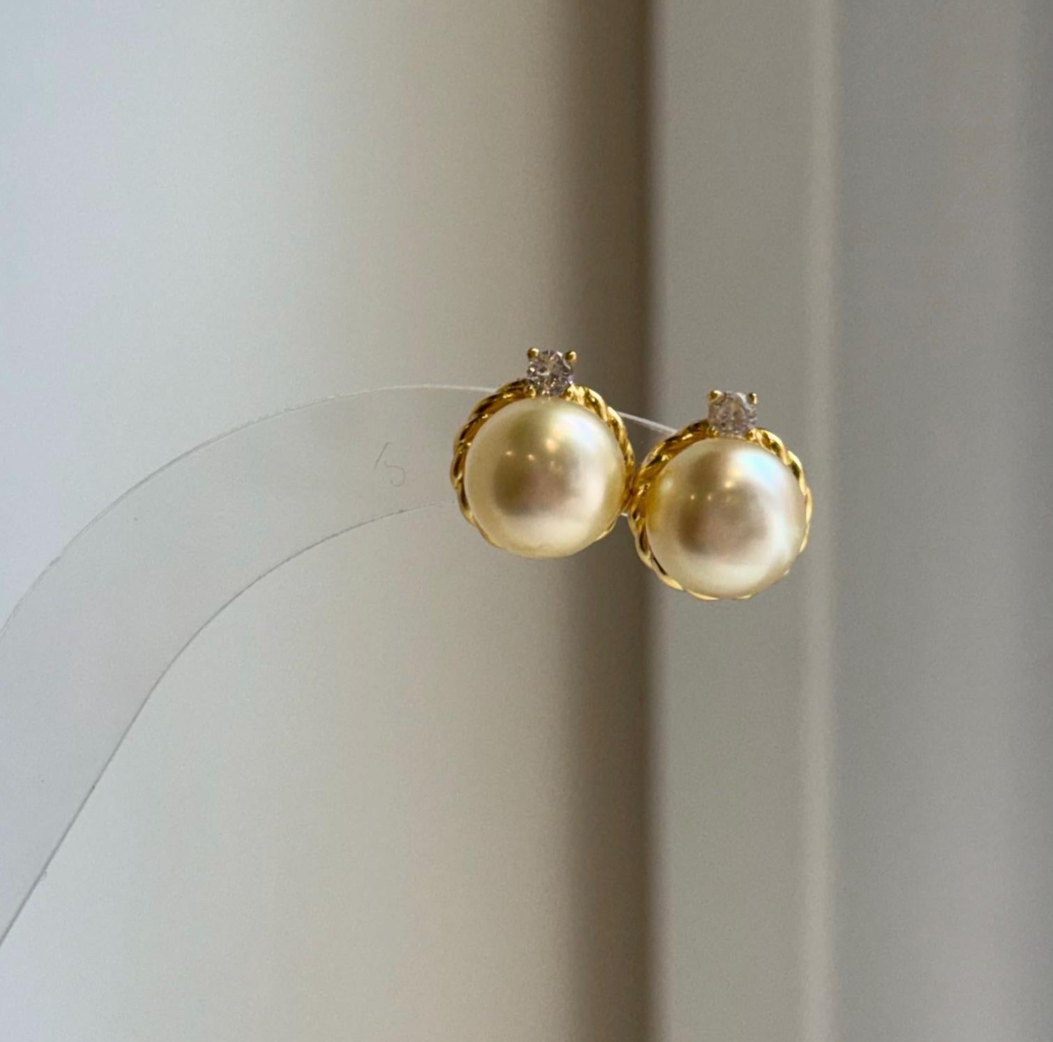 Elly’s 9.4mm Genius South sea Golden ocean Pearls Earrings studs: Extreme luster, 1.3cm high, S925 silver earrings studs.