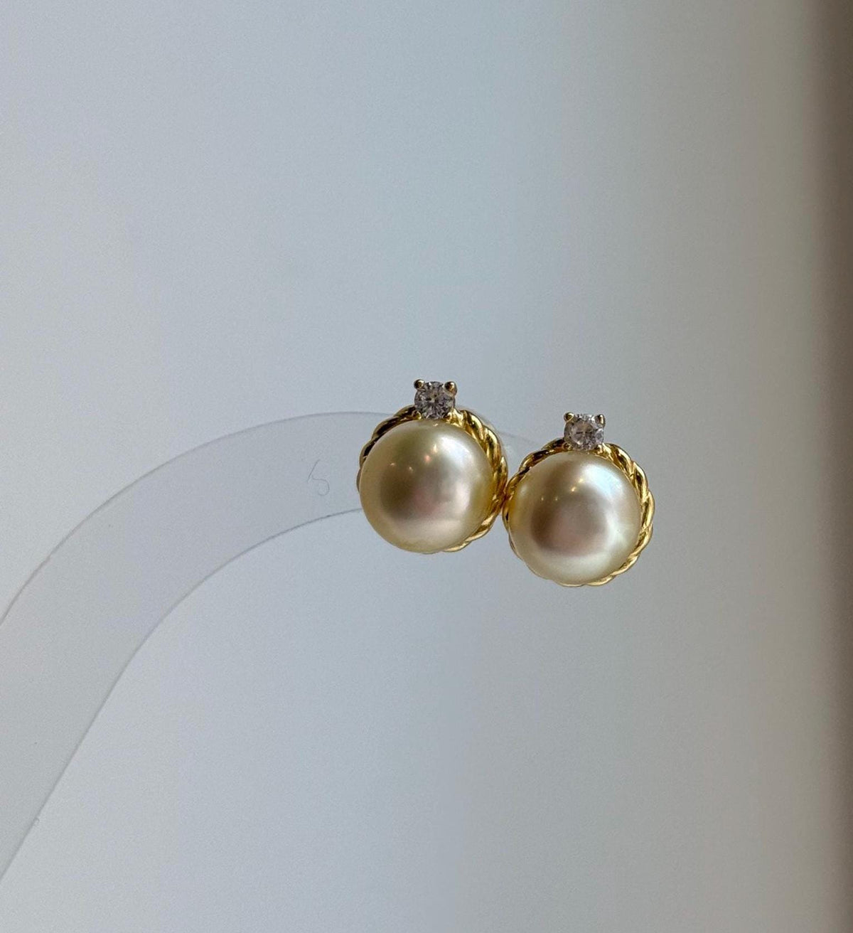 Elly’s 9.4mm Genius South sea Golden ocean Pearls Earrings studs: Extreme luster, 1.3cm high, S925 silver earrings studs.