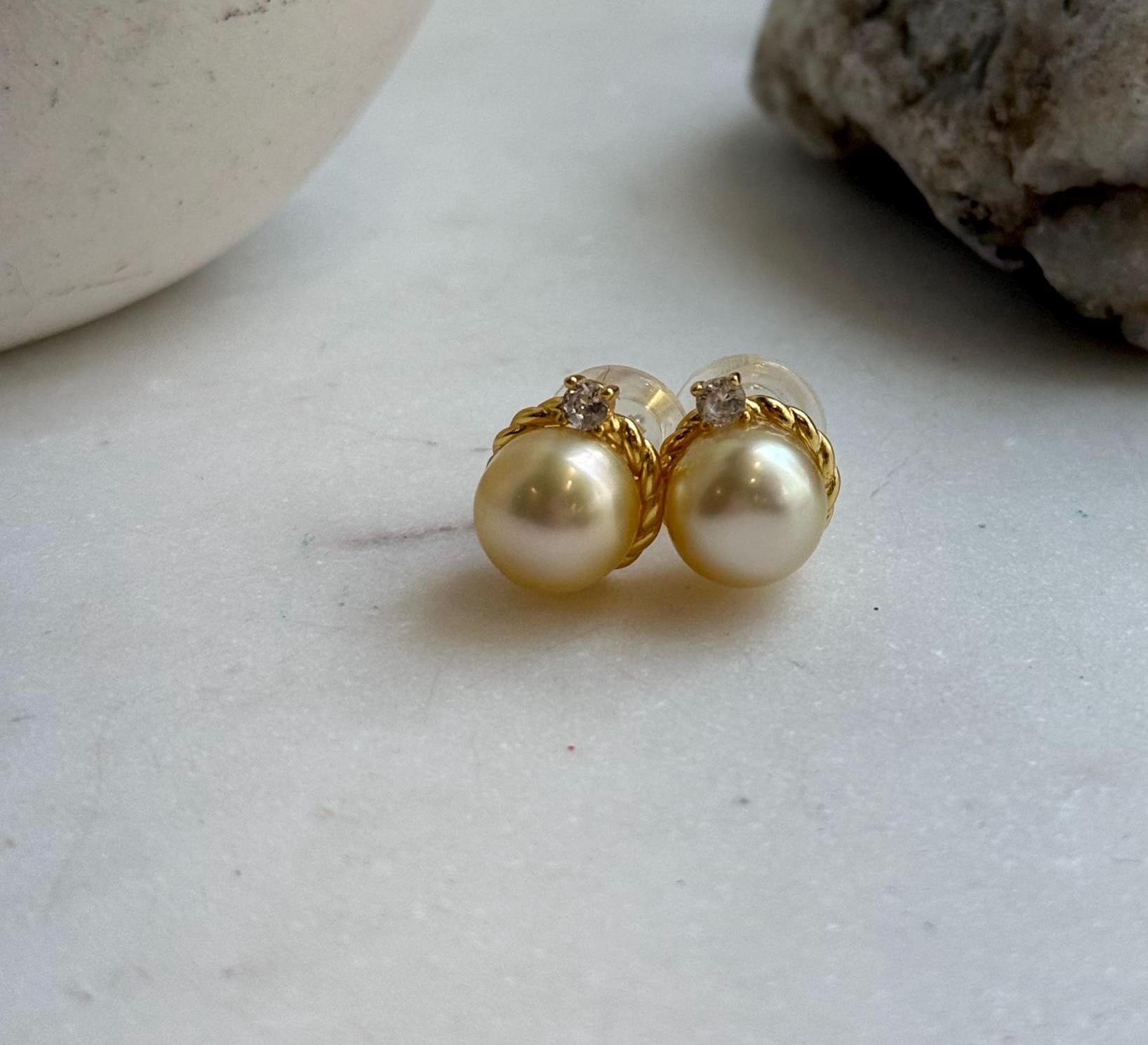 Elly’s 9.4mm Genius South sea Golden ocean Pearls Earrings studs: Extreme luster, 1.3cm high, S925 silver earrings studs.