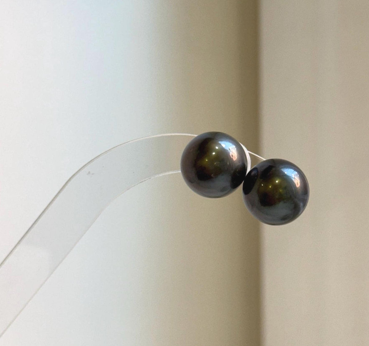 Elly’s Tahitian ocean pearls S925 silver minimalist earrings. high quality black pearl earrings for her daily office wear