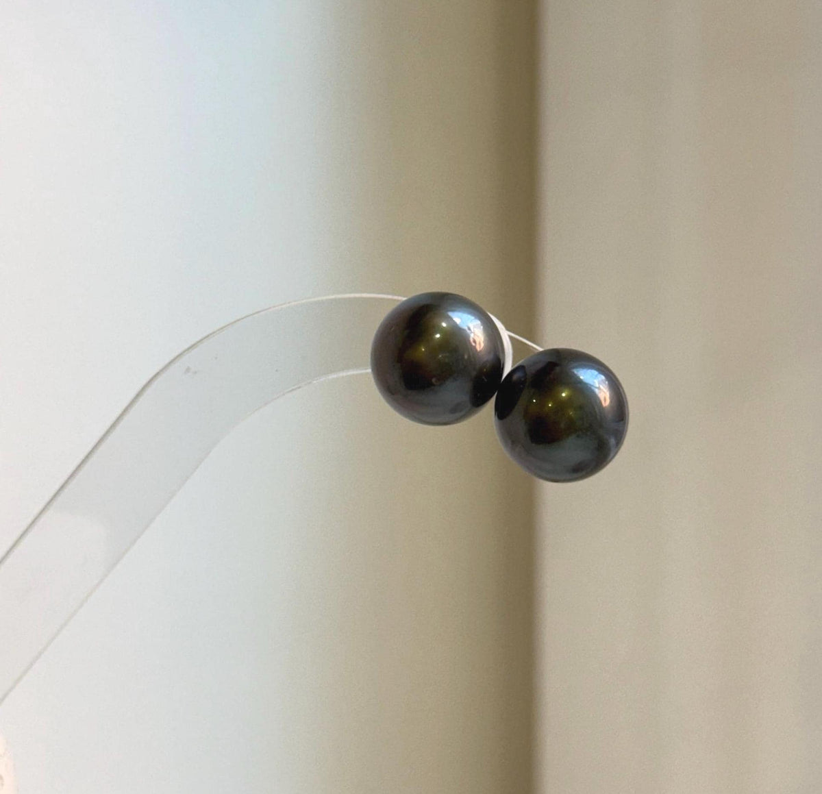 Elly’s Tahitian ocean pearls S925 silver minimalist earrings. high quality black pearl earrings for her