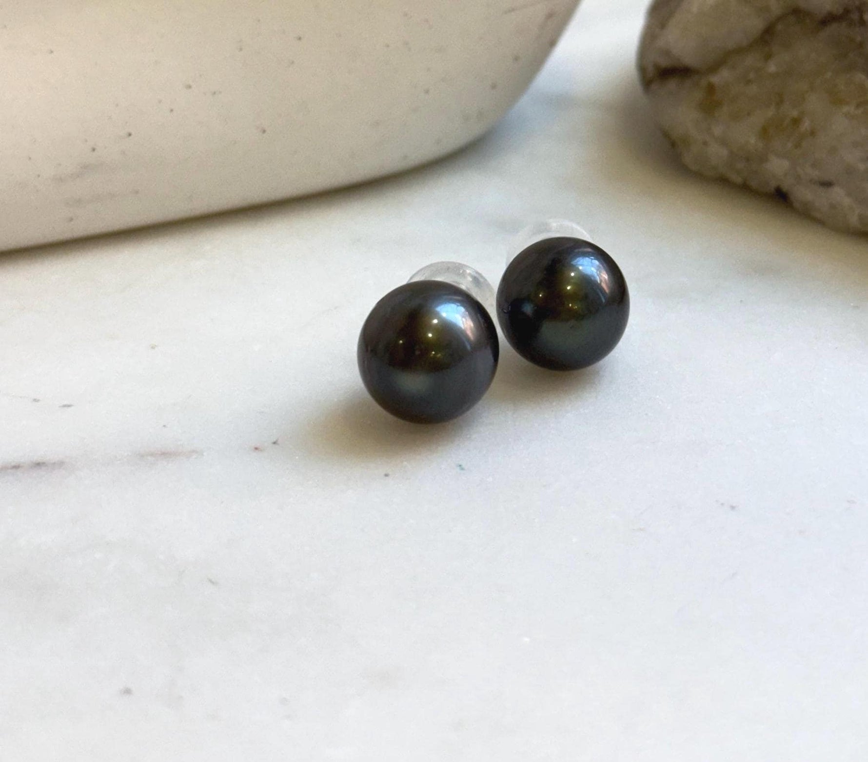Elly’s Tahitian ocean pearls S925 silver minimalist earrings. high quality black pearl earrings for her