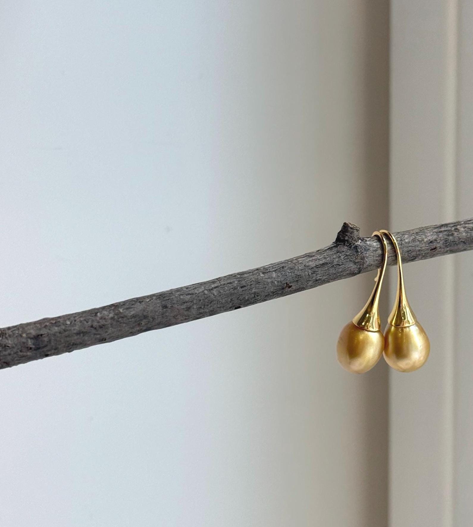 Elly’s 9.2mm Genius South sea deep golden ocean Pearls Earrings hooks: Extreme luster mirrored, 2.7cm high, S925 silver earrings. daily office golden pearls earrings hooks for her graduation
