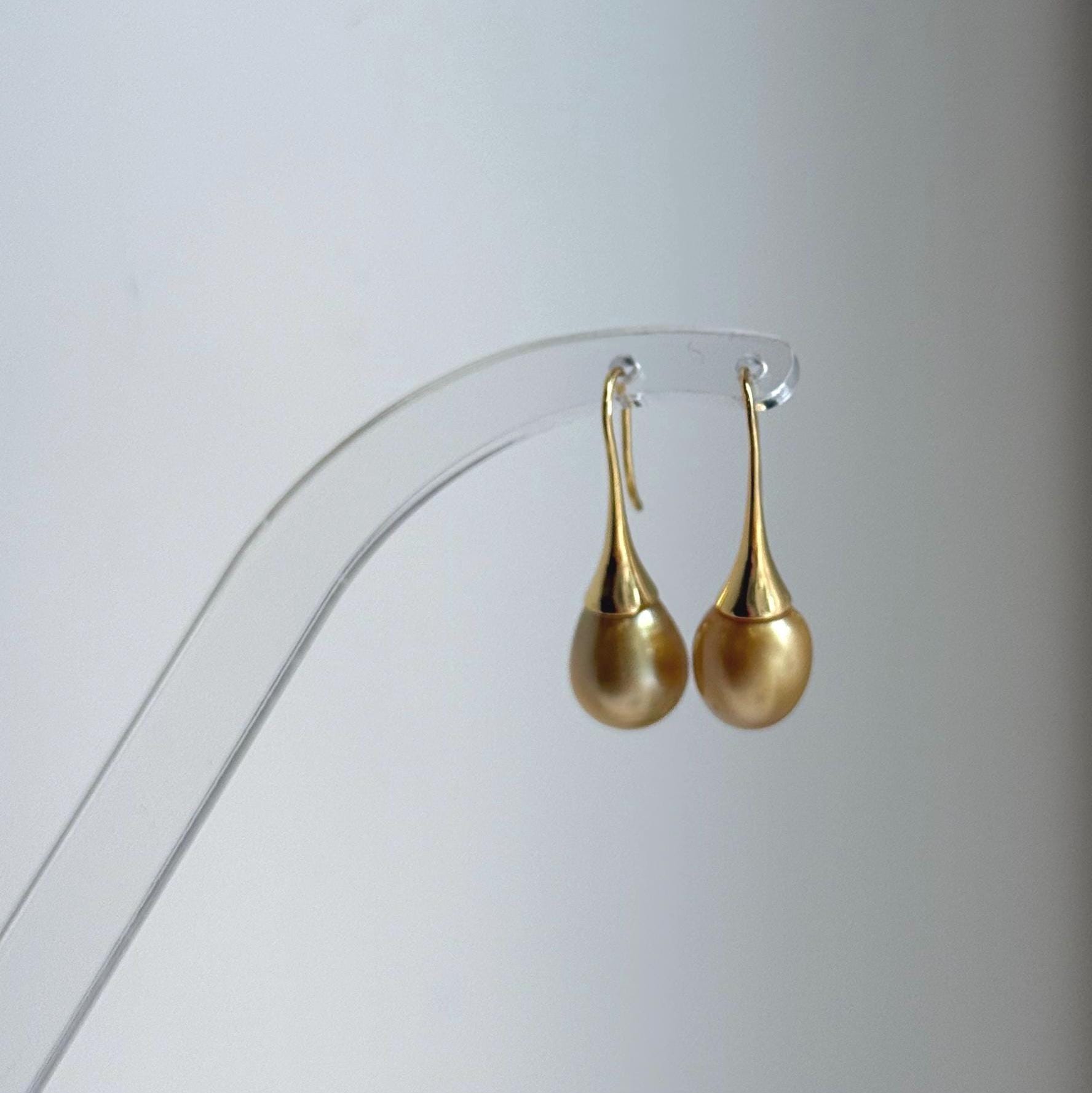 Elly’s 9.2mm Genius South sea deep golden ocean Pearls Earrings hooks: Extreme luster mirrored, 2.7cm high, S925 silver earrings. daily office golden pearls earrings hooks for