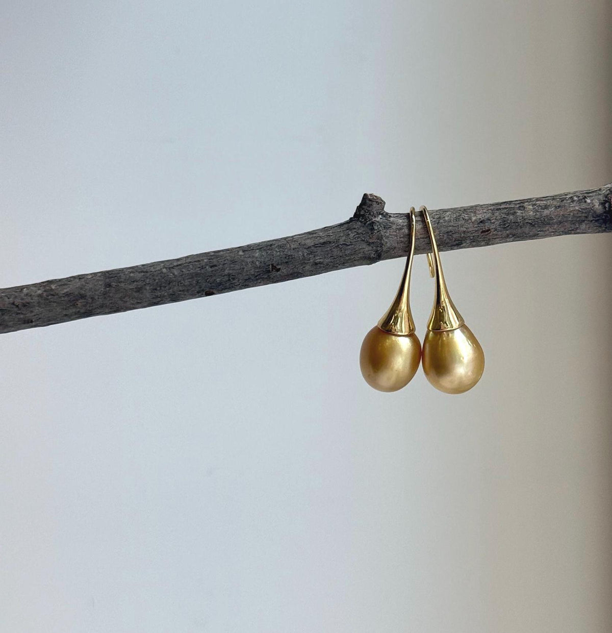 Elly’s 9.2mm Genius South sea deep golden ocean Pearls Earrings hooks: Extreme luster mirrored, 2.7cm high, S925 silver earrings. daily office golden pearls earrings hooks for her anniversary