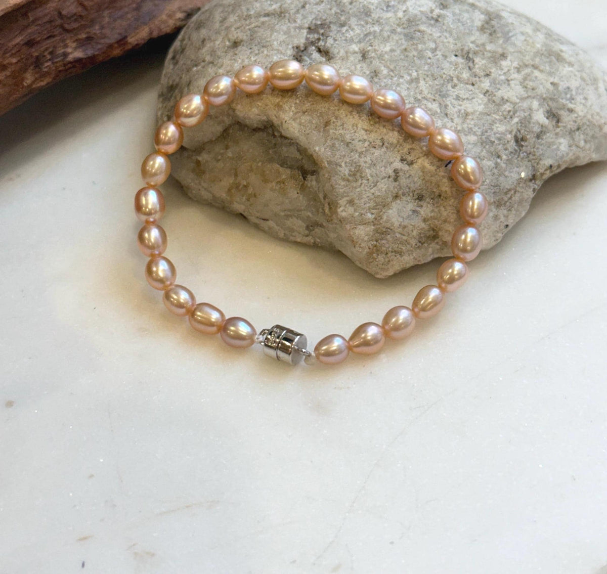 Elly’s Bracelet Peach rose Pearls: Extreme luster mirrored, 5.5-6mm, S925 silver magnetic clips Bracelet, different sizes.
