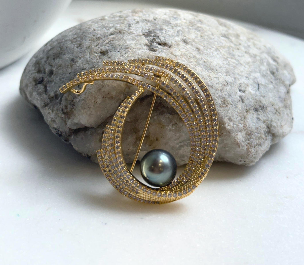 Elly’s Tahitian peacock sage green Ocean Pearl Wave Brooch pendant 2in1: Extreme luster mirrored, 10.4mm, daily office black ocean pearl brooch for her birthday