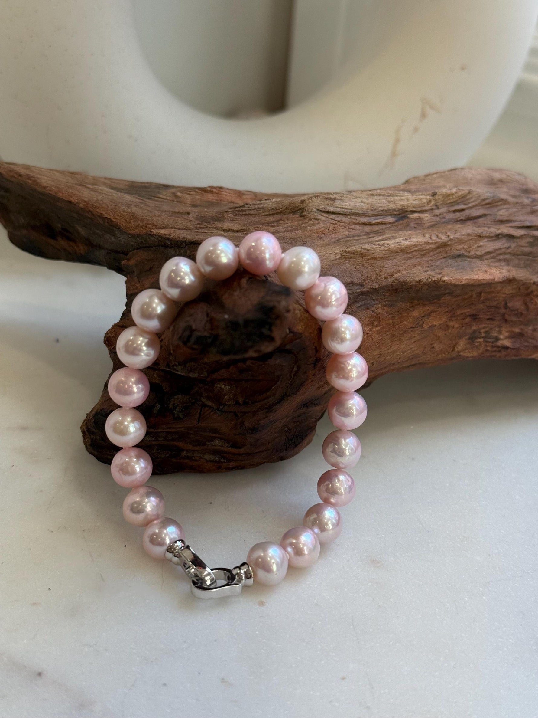 Elly’s Bracelet Pale pink Pearls: Extreme luster mirrored, 8.3-9.1mm, S925 silver clips Bracelet, different sizes. daily office pearl bracelet for her