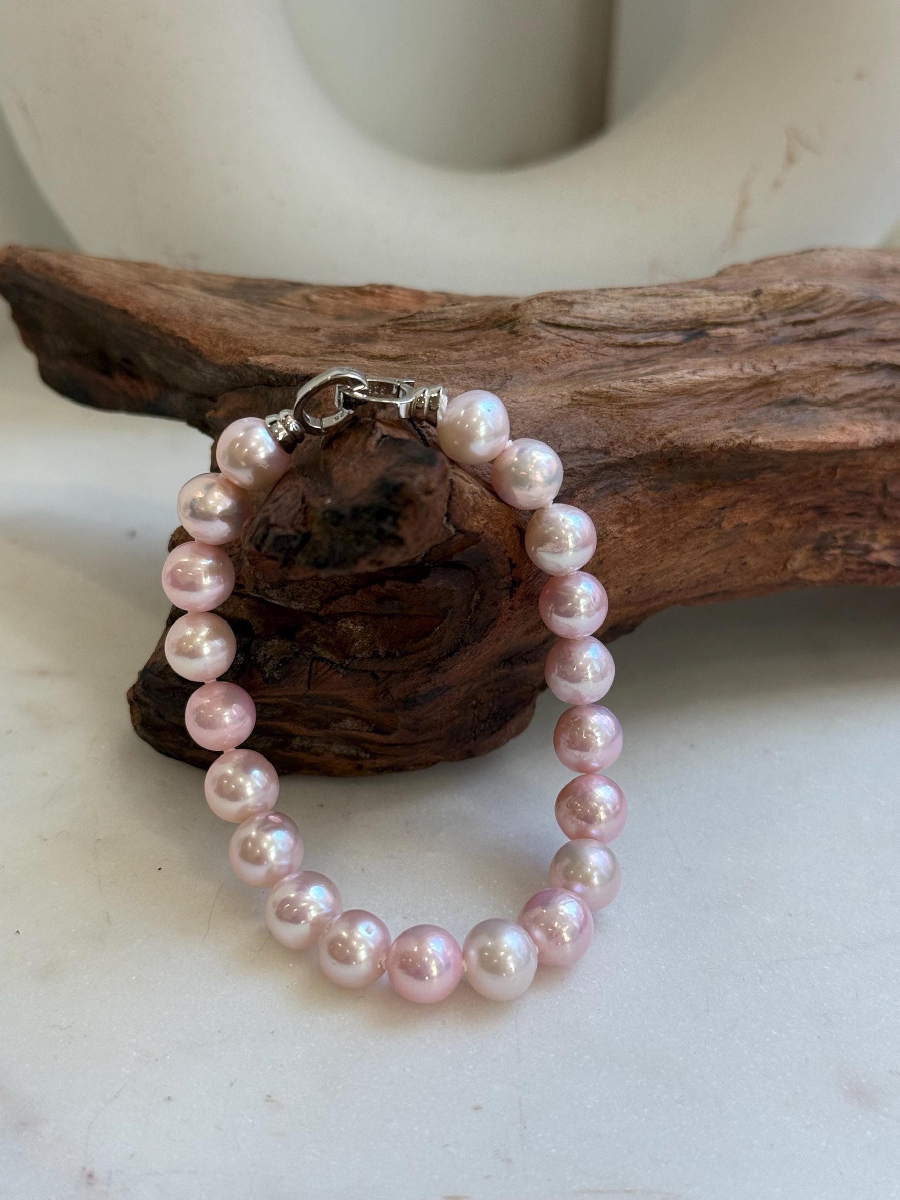Elly’s Bracelet Pale pink Pearls: Extreme luster mirrored, 8.3-9.1mm, S925 silver clips Bracelet, different sizes. daily office pearl bracelet for her