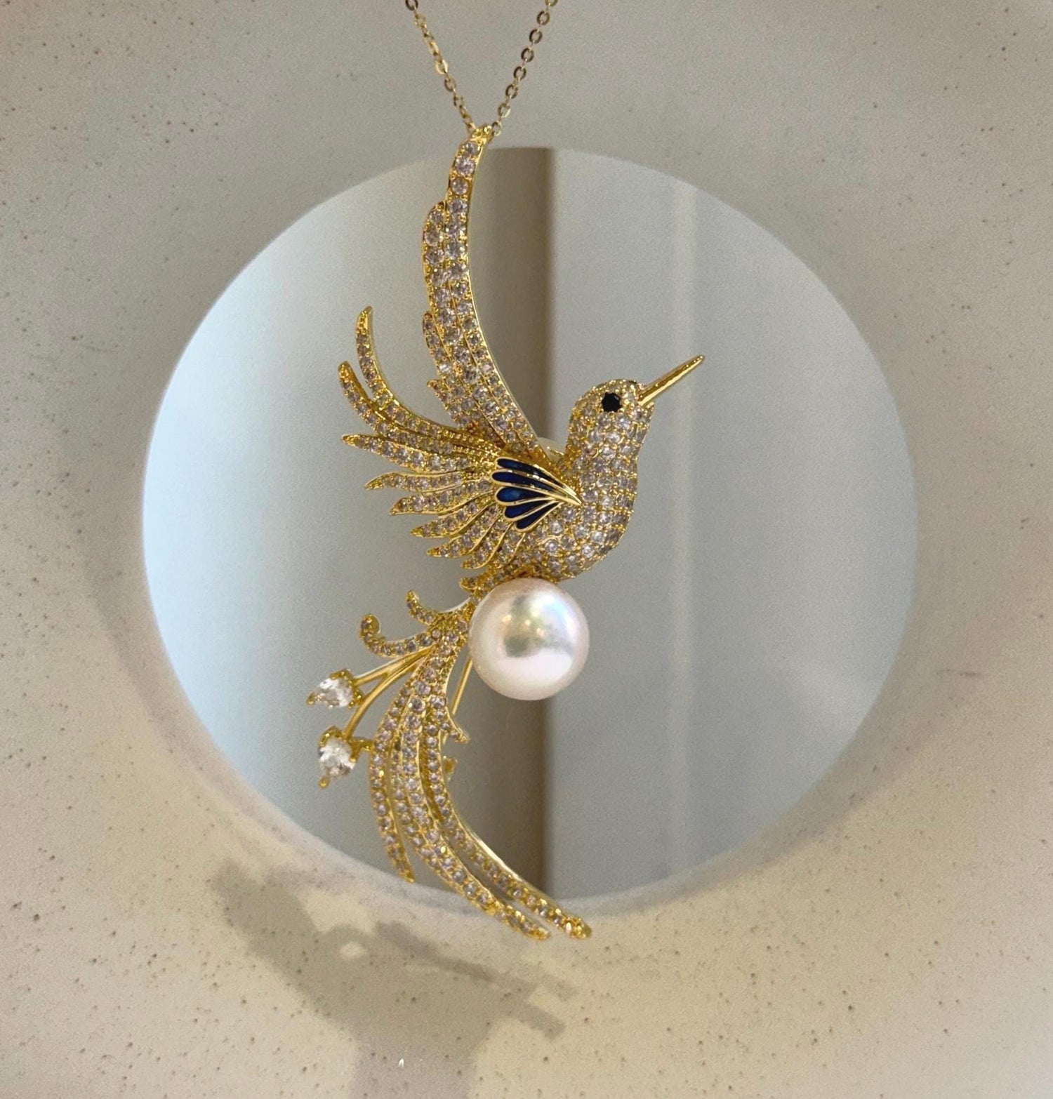 Elly’s Edison white Pearl Bird Brooch Pendant 2in1: Extreme luster mirrored, 11mm, 3.5x7cm, daily office brooch for her
